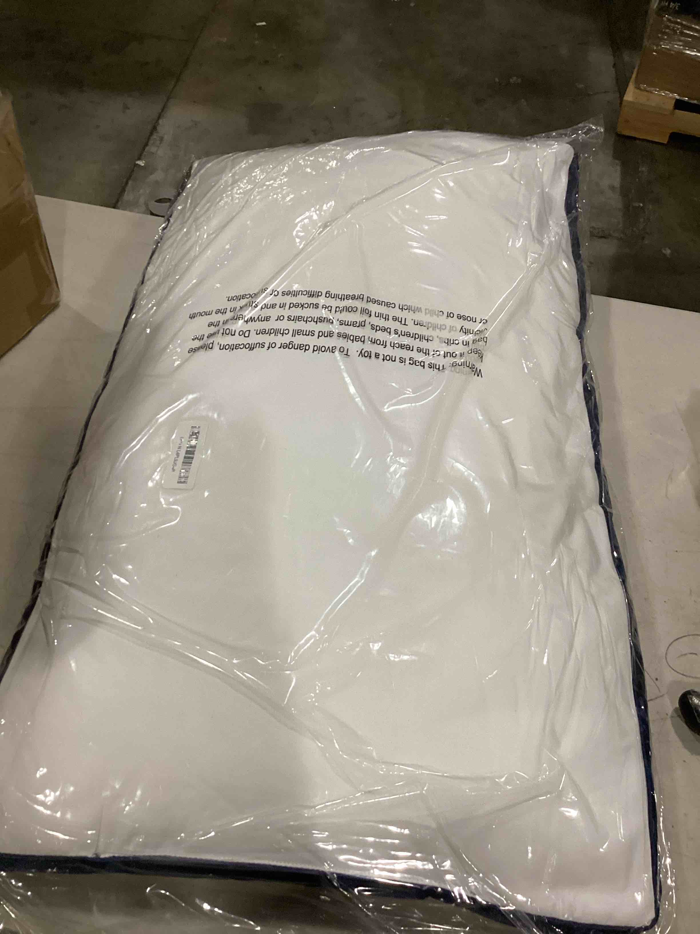 https://s3.amazonaws.com/lotting-images-prod/bidfta/TEA1580100_1743700029577.jpeg