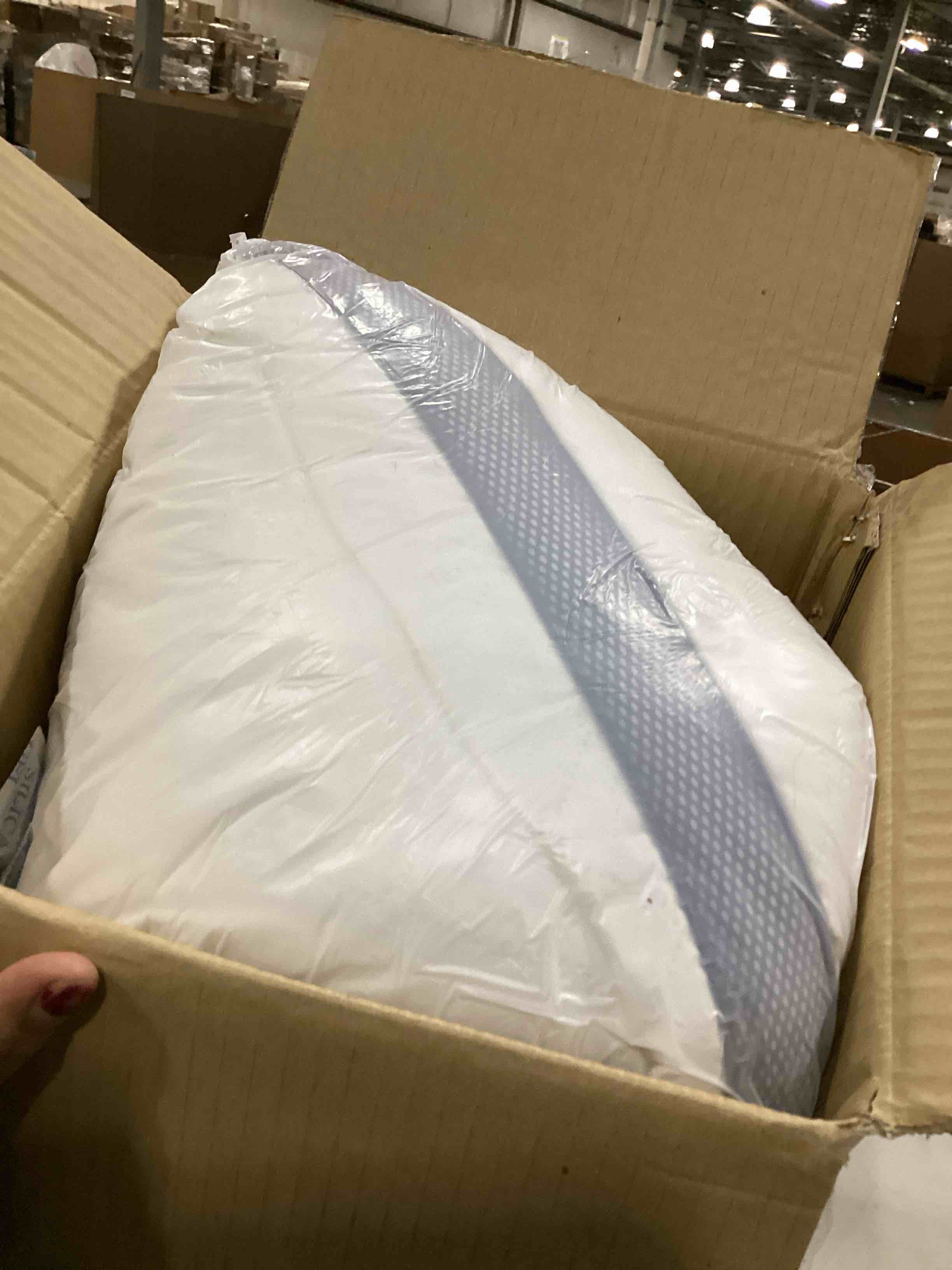 https://s3.amazonaws.com/lotting-images-prod/bidfta/TEA1580472_1744137529517.jpeg