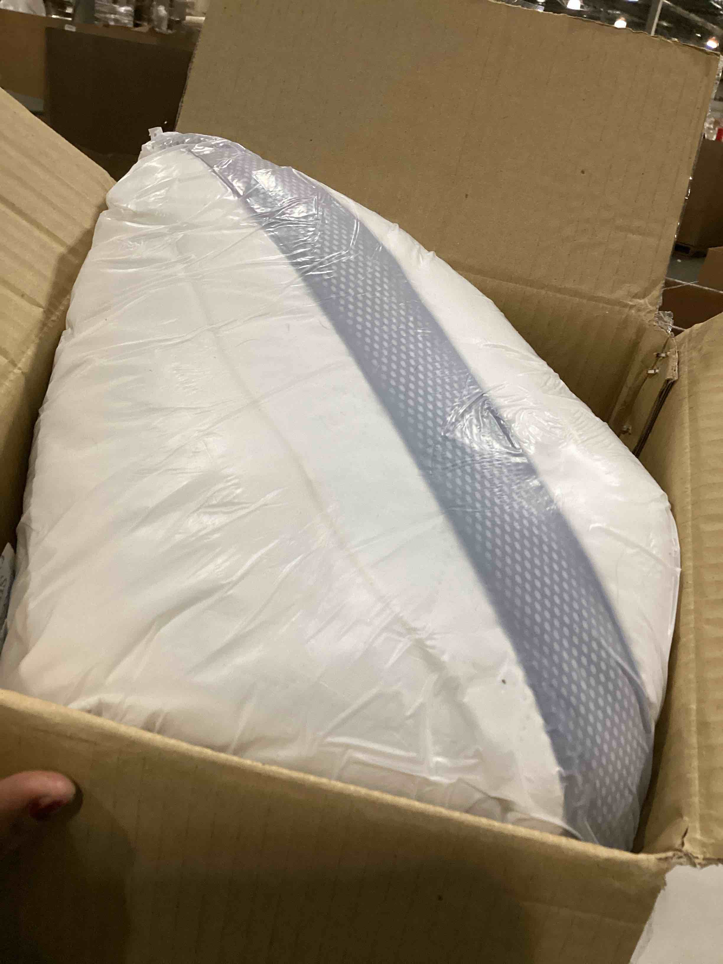 https://s3.amazonaws.com/lotting-images-prod/bidfta/TEA1580472_1744137530822.jpeg