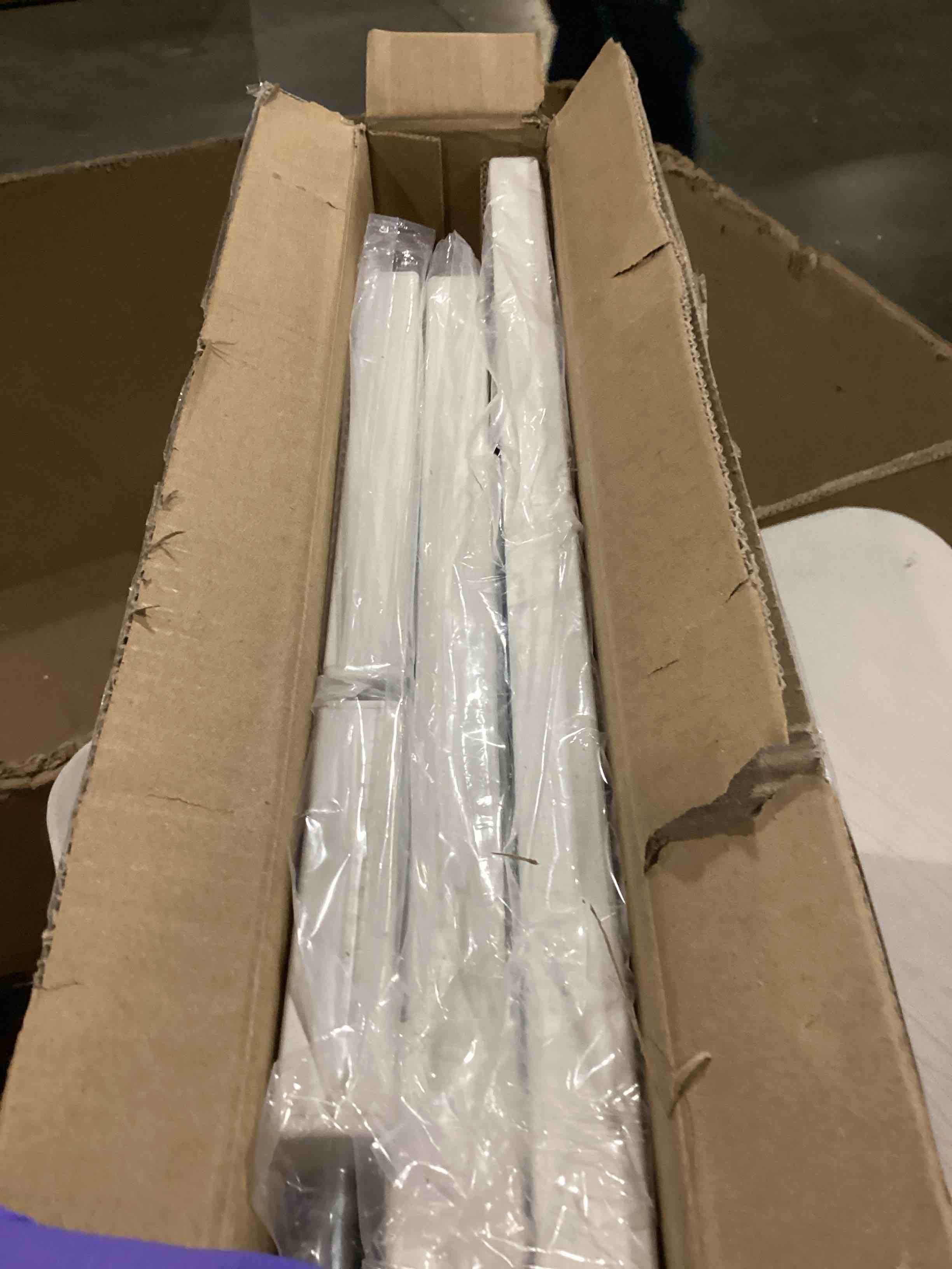 https://s3.amazonaws.com/lotting-images-prod/bidfta/TEA1581120_1745000702435.jpeg