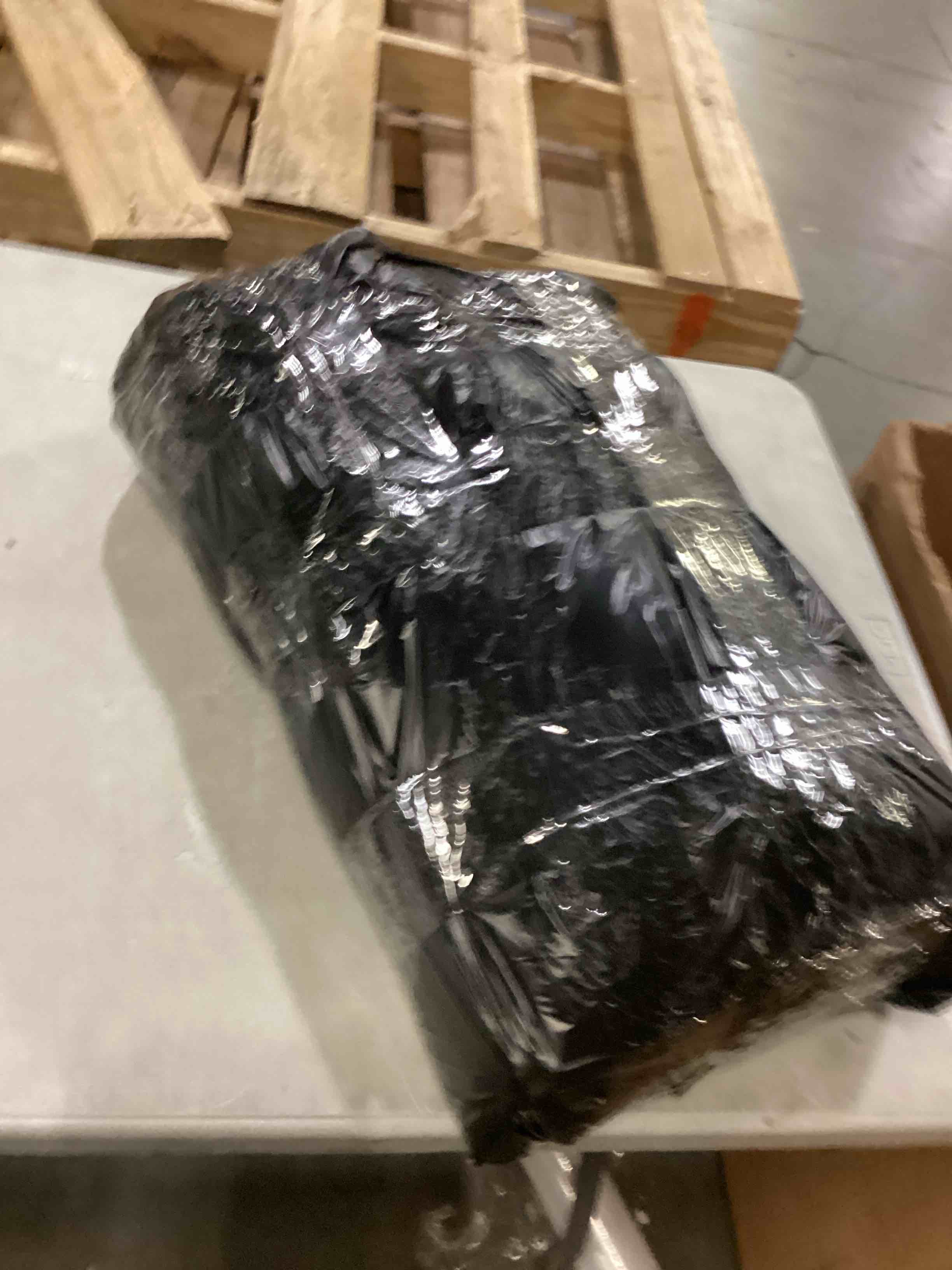 https://s3.amazonaws.com/lotting-images-prod/bidfta/TEA1582032_1744383084767.jpeg