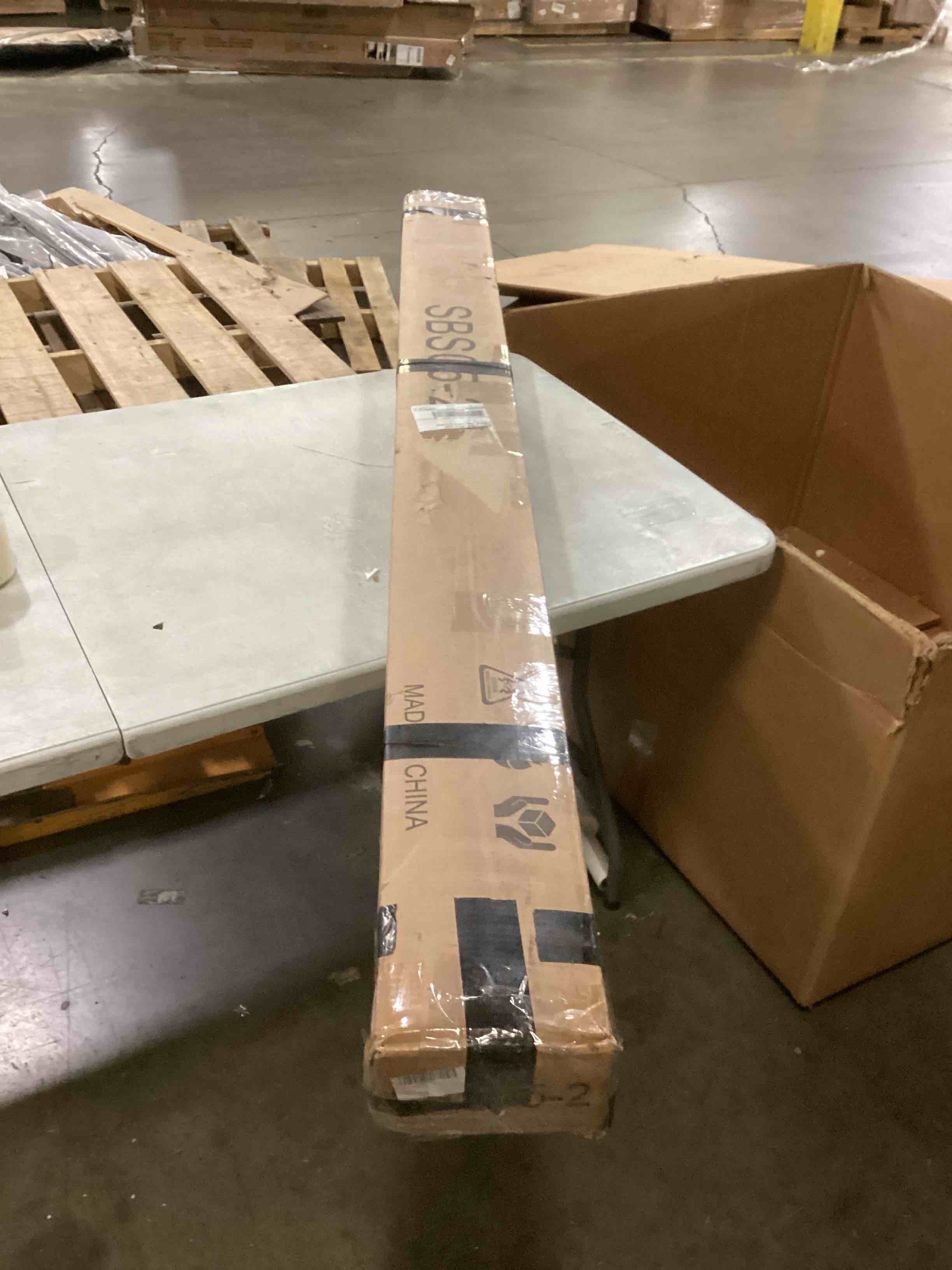 https://s3.amazonaws.com/lotting-images-prod/bidfta/TEA1582098_1744634074493.jpeg