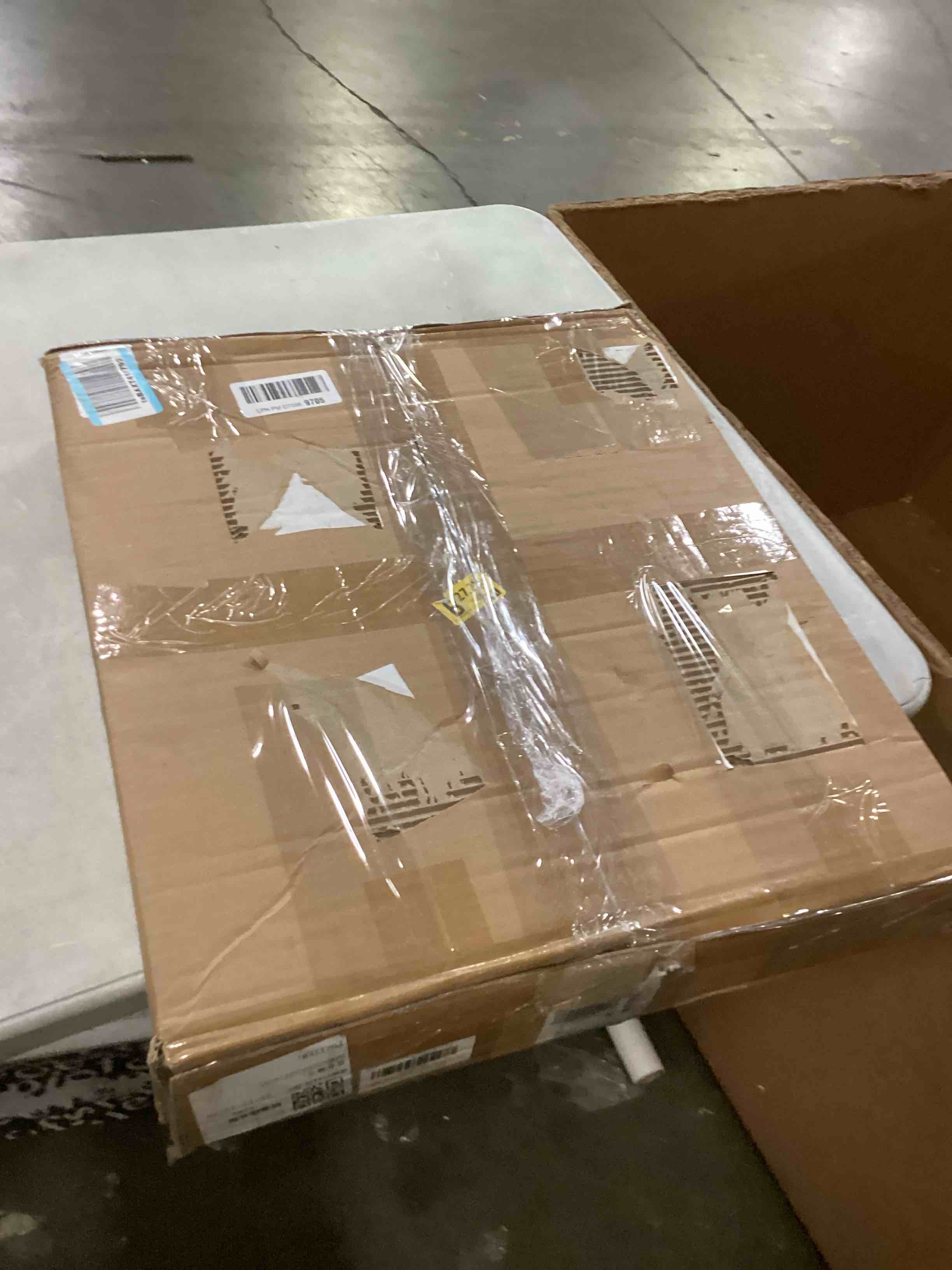 https://s3.amazonaws.com/lotting-images-prod/bidfta/TEA1582778_1745858171211.jpeg