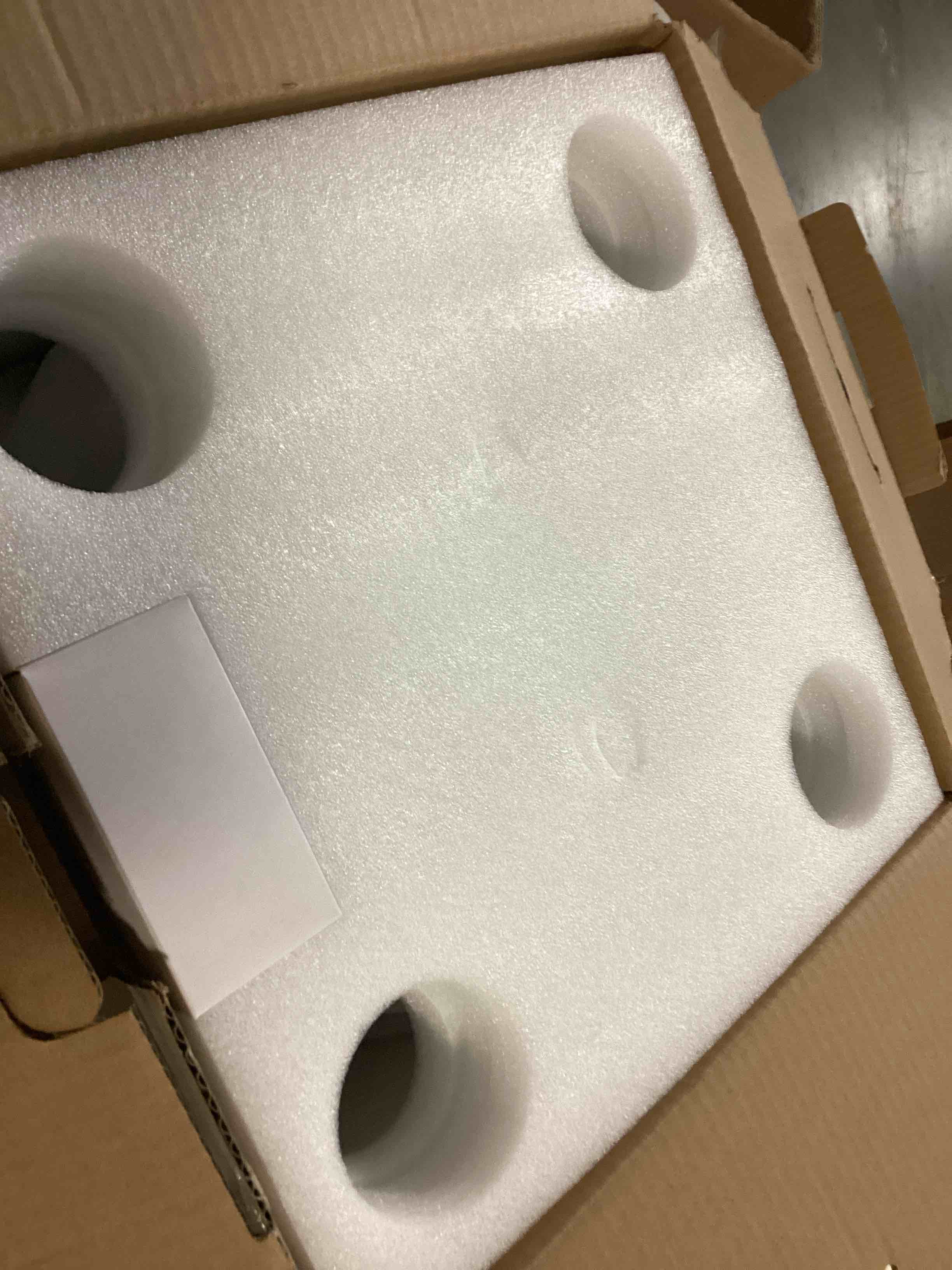 https://s3.amazonaws.com/lotting-images-prod/bidfta/TEA1583513_1748358171082.jpeg