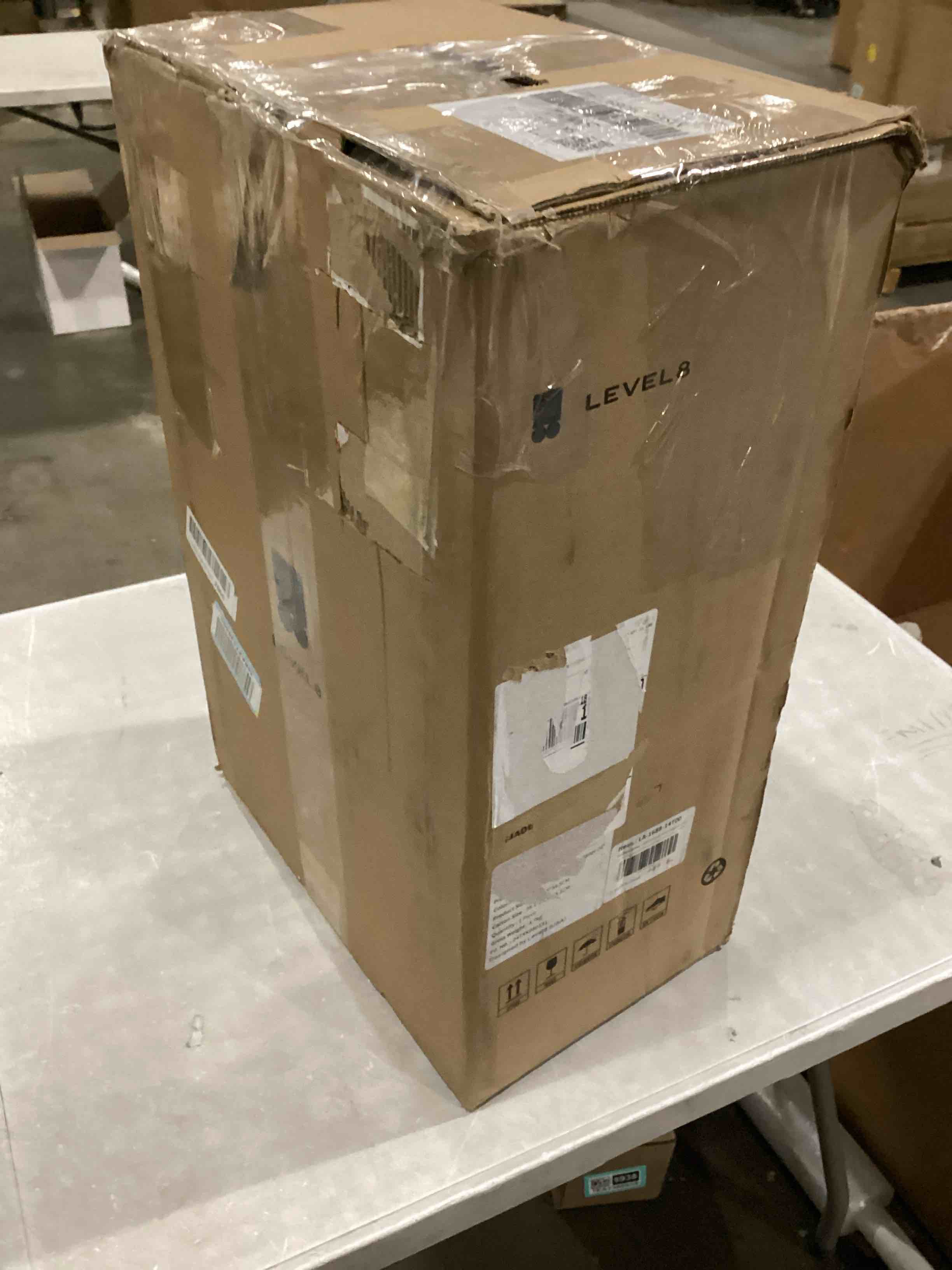 https://s3.amazonaws.com/lotting-images-prod/bidfta/TEA1589072_1741614735359.jpeg