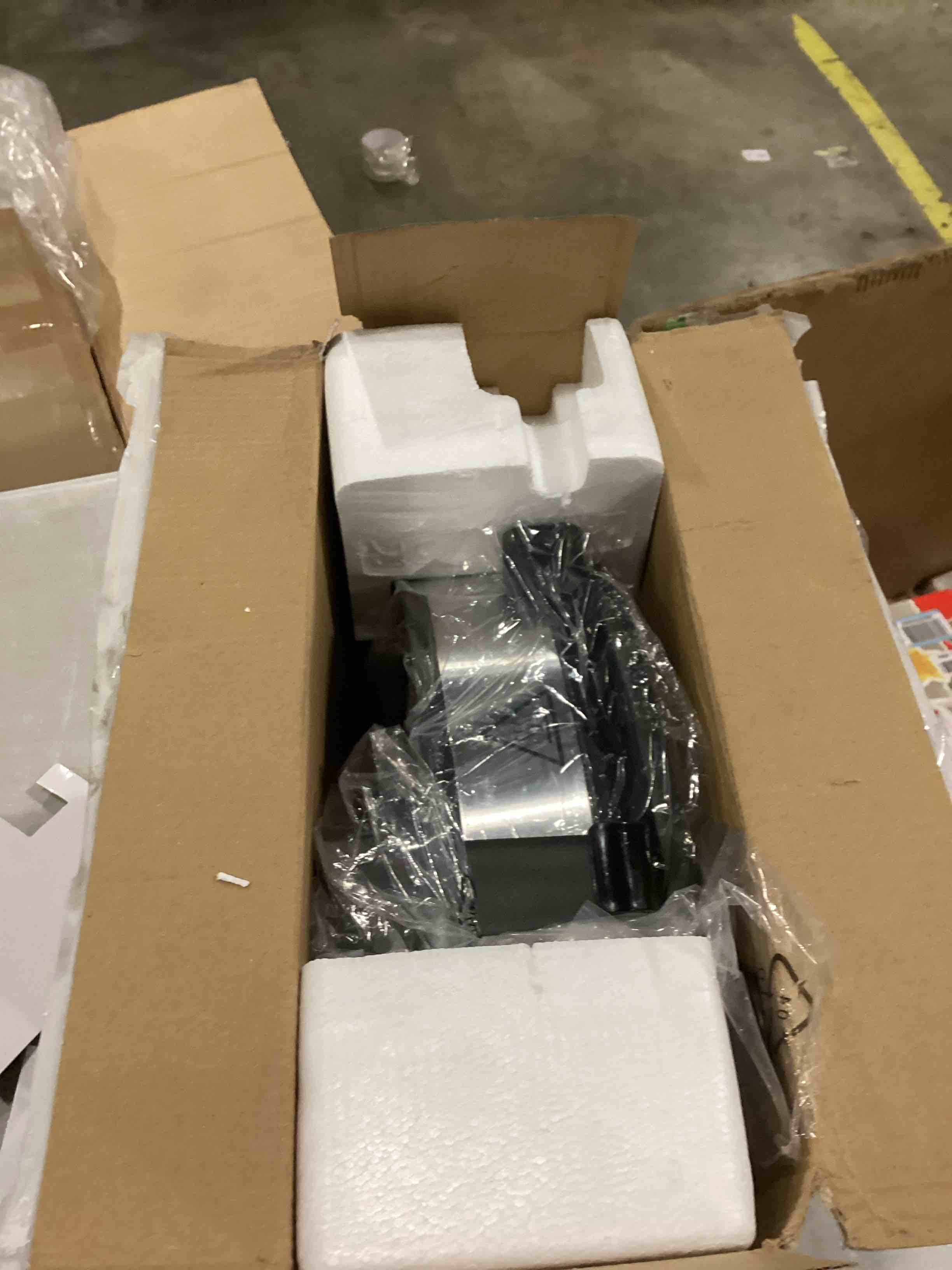 https://s3.amazonaws.com/lotting-images-prod/bidfta/TEA1589759_1742583667425.jpeg