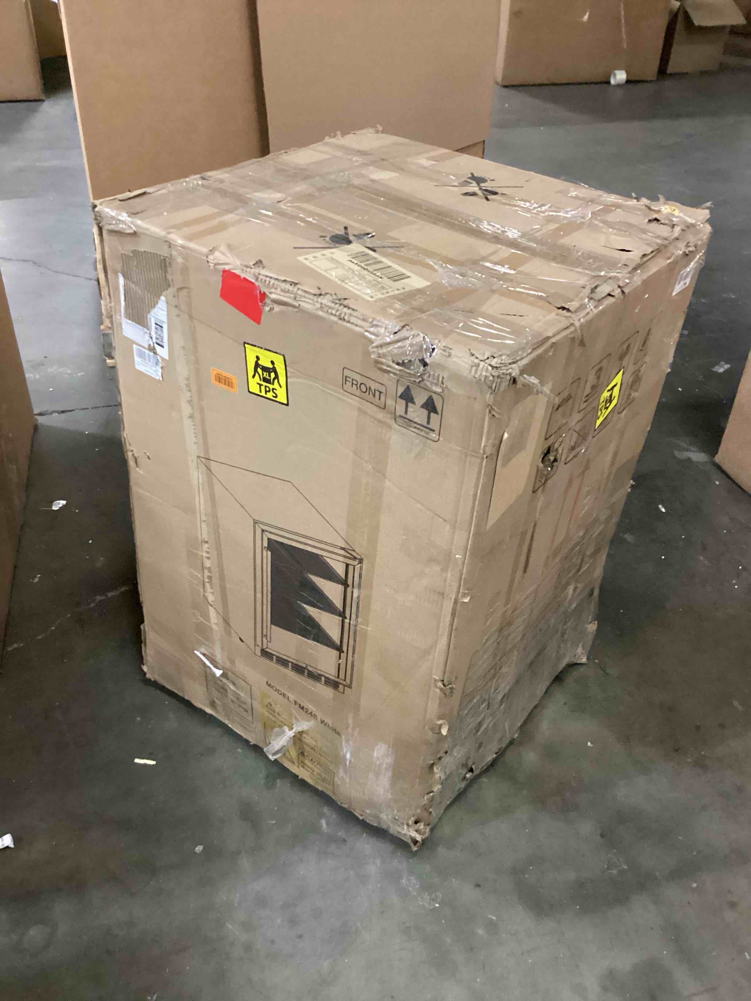 https://s3.amazonaws.com/lotting-images-prod/bidfta/TEA1590424_1743599904949.jpeg