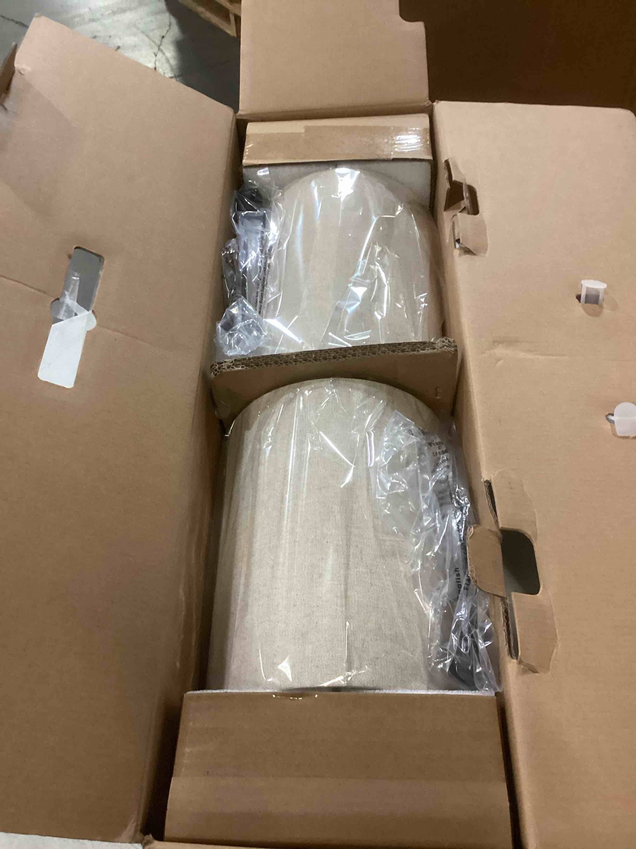 https://s3.amazonaws.com/lotting-images-prod/bidfta/TEA1590706_1743788829699.jpeg