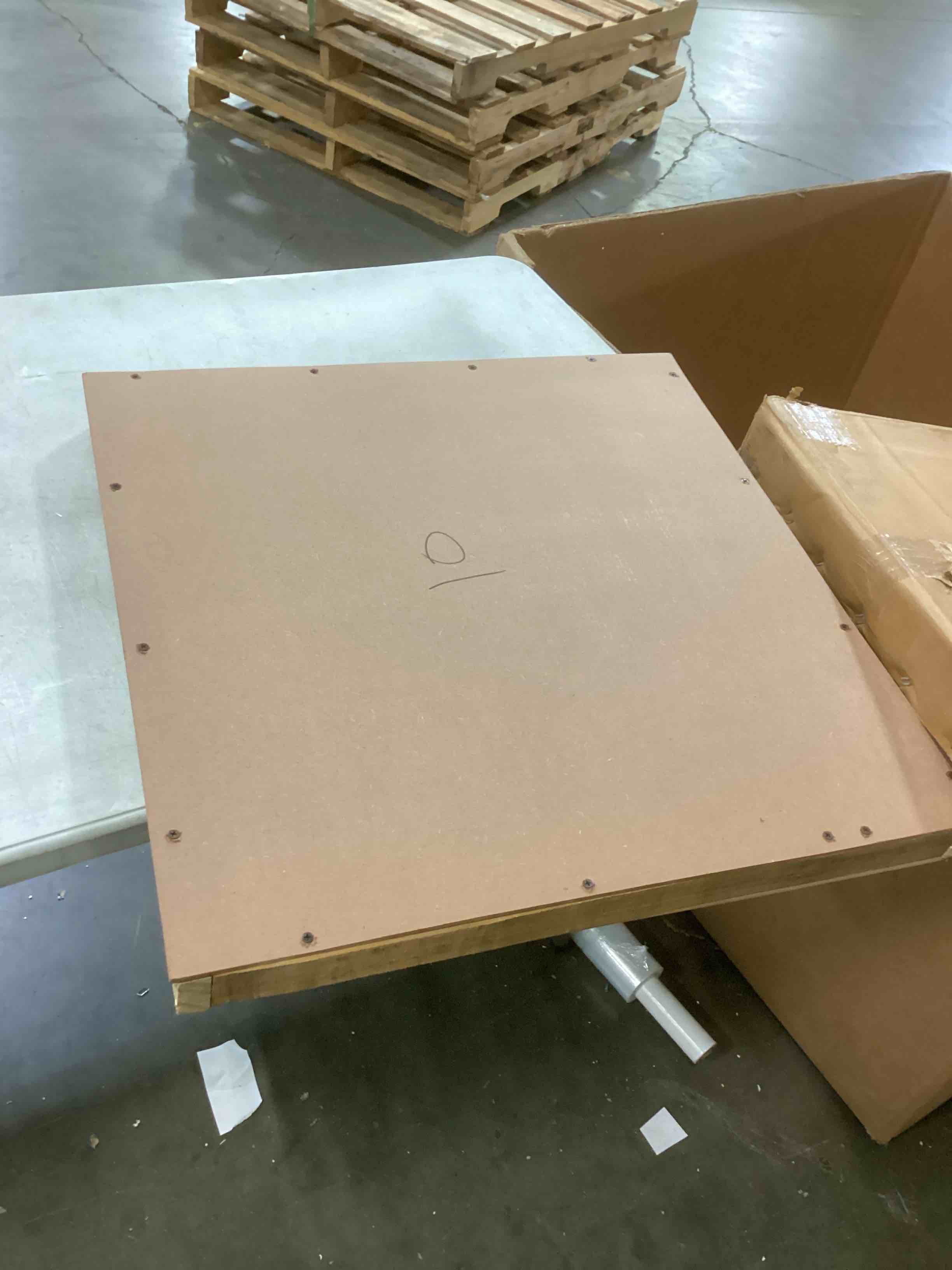 https://s3.amazonaws.com/lotting-images-prod/bidfta/TEA1590752_1744037249796.jpeg