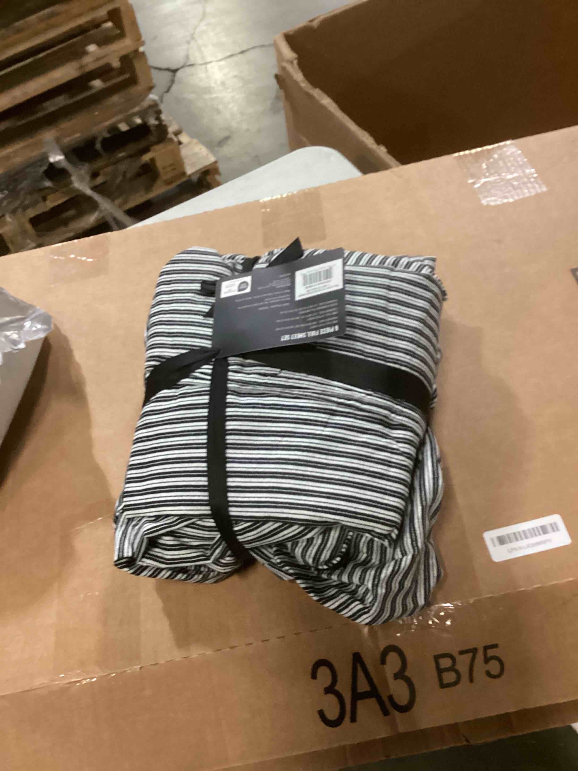 https://s3.amazonaws.com/lotting-images-prod/bidfta/TEA1590879_1744201399680.jpeg