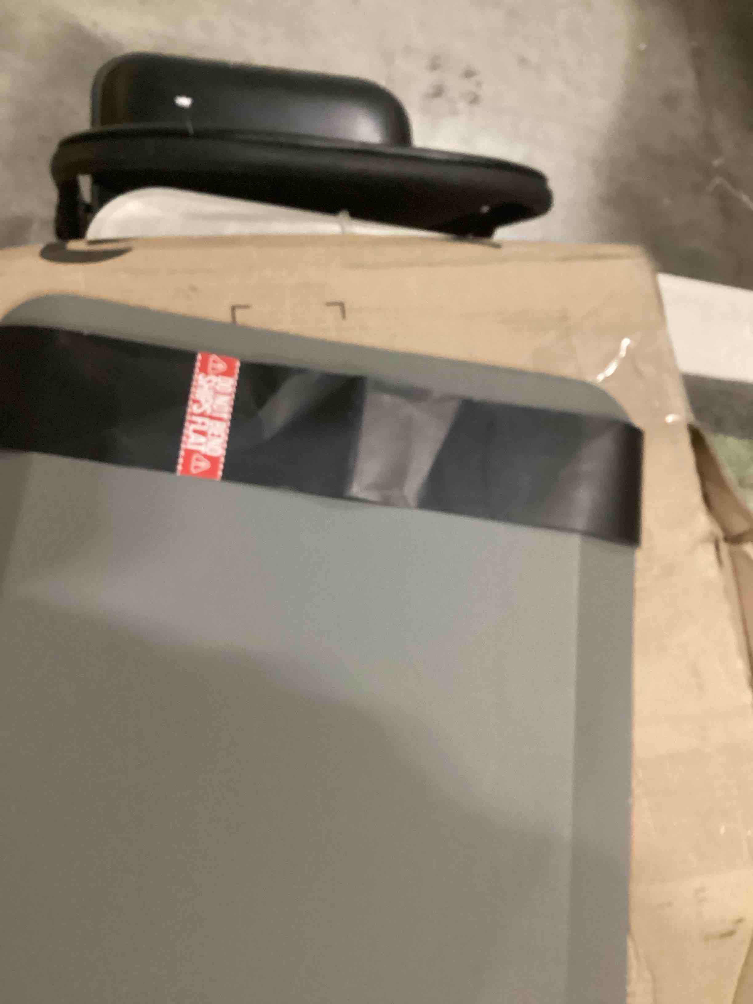 https://s3.amazonaws.com/lotting-images-prod/bidfta/TEA1594832_1740053246883.jpeg