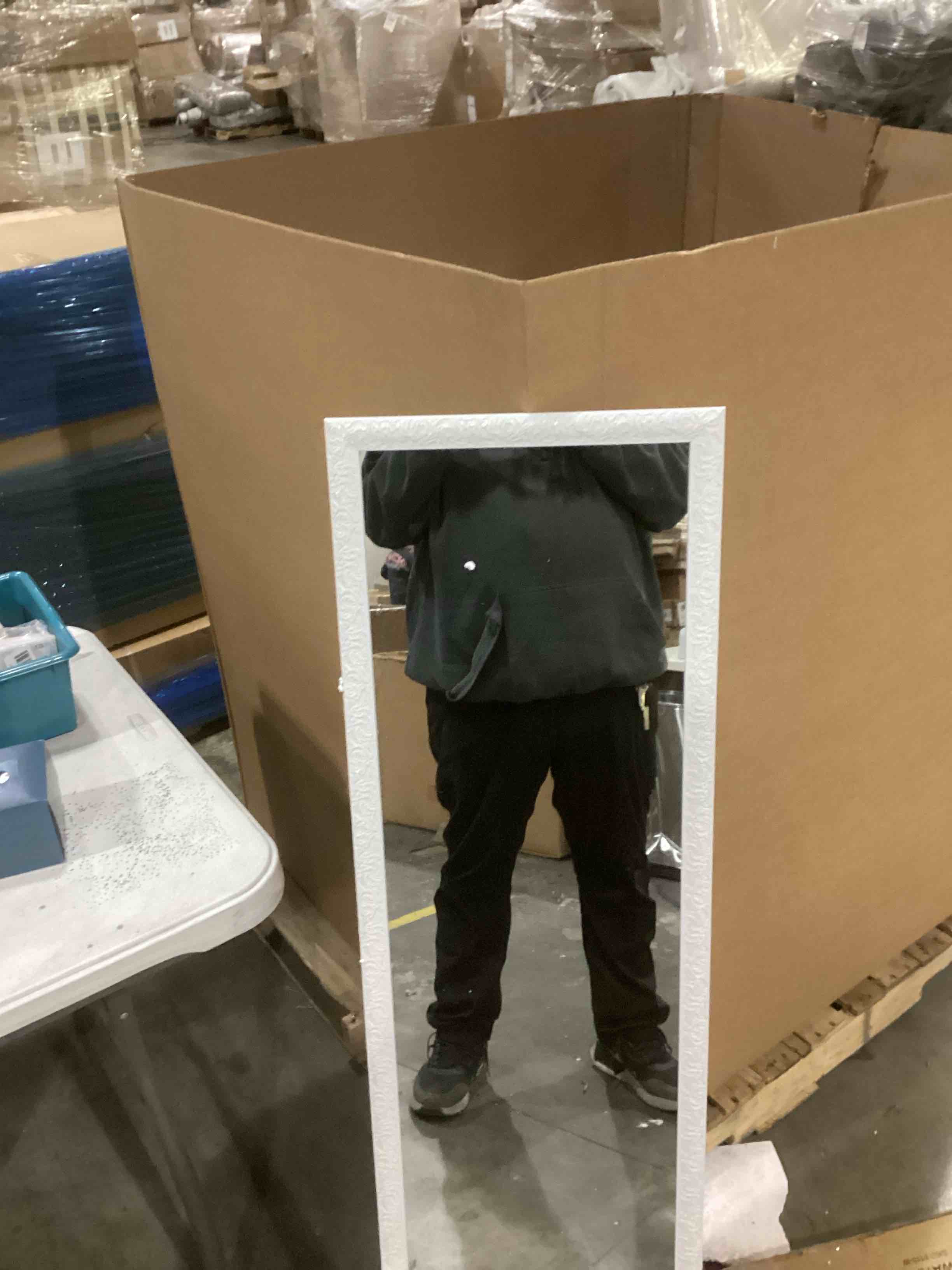 https://s3.amazonaws.com/lotting-images-prod/bidfta/TEA1595479_1740757106933.jpeg