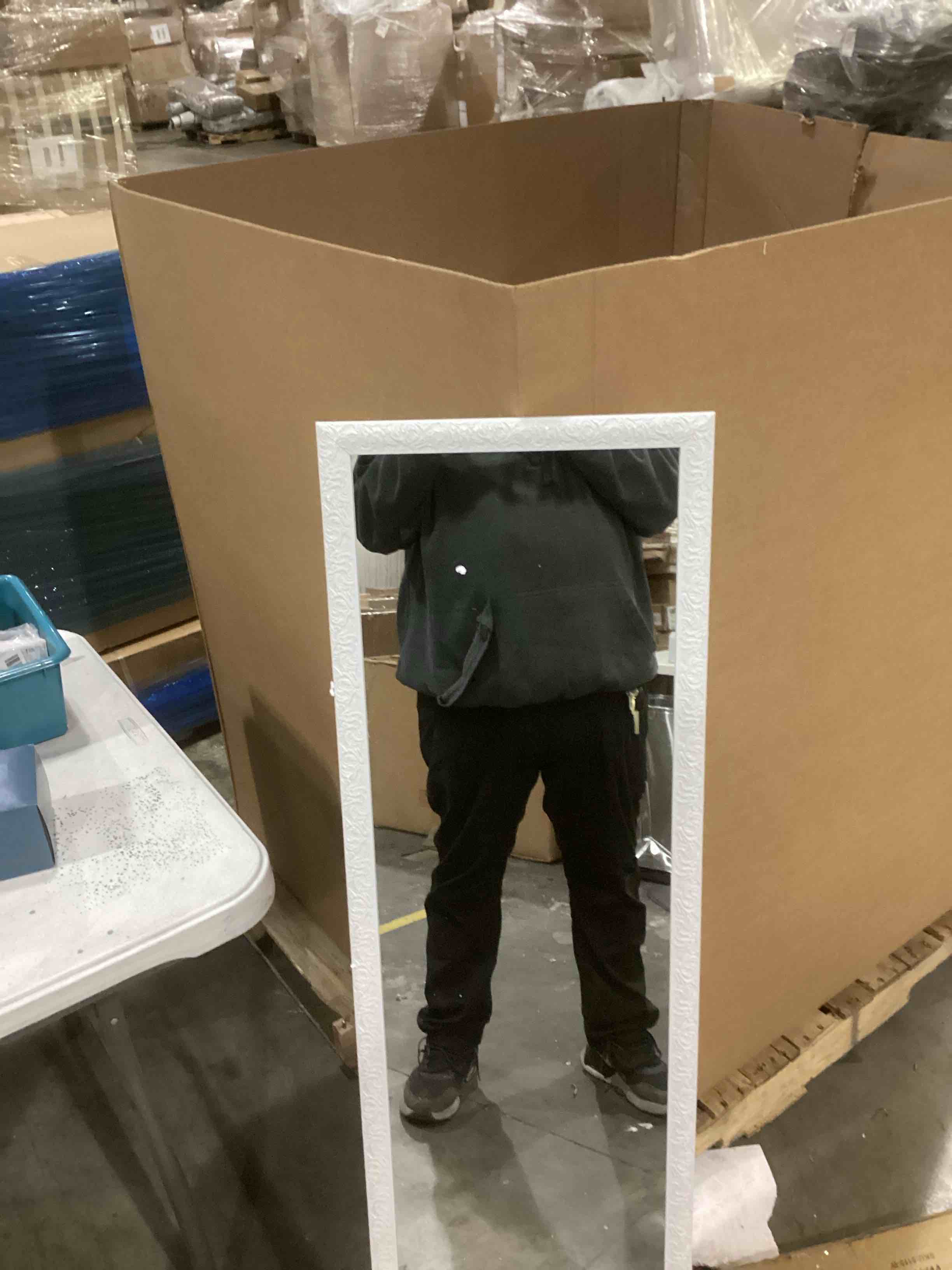 https://s3.amazonaws.com/lotting-images-prod/bidfta/TEA1595479_1740757108237.jpeg