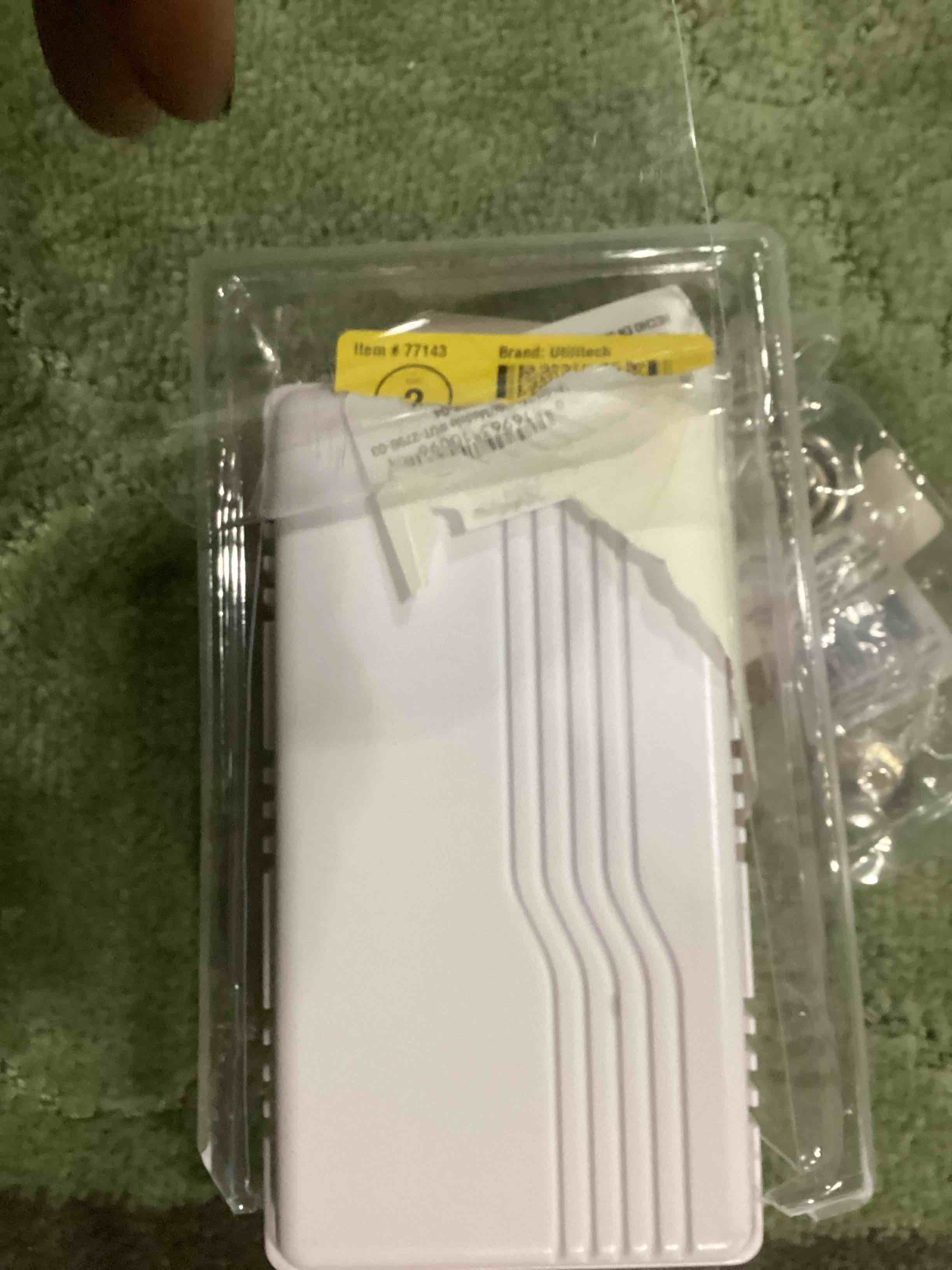 https://s3.amazonaws.com/lotting-images-prod/bidfta/TEA1595574_1741025050151.jpeg