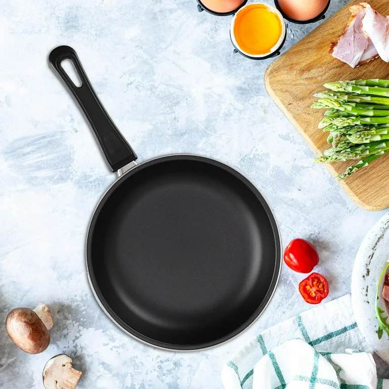 Cast Iron Pan Round Frying Pan Heat Resistant Handle Nonstick Multifunctional Mini Nonstick Egg Pan Skillet for Home Kitchen Outdoor Picnic