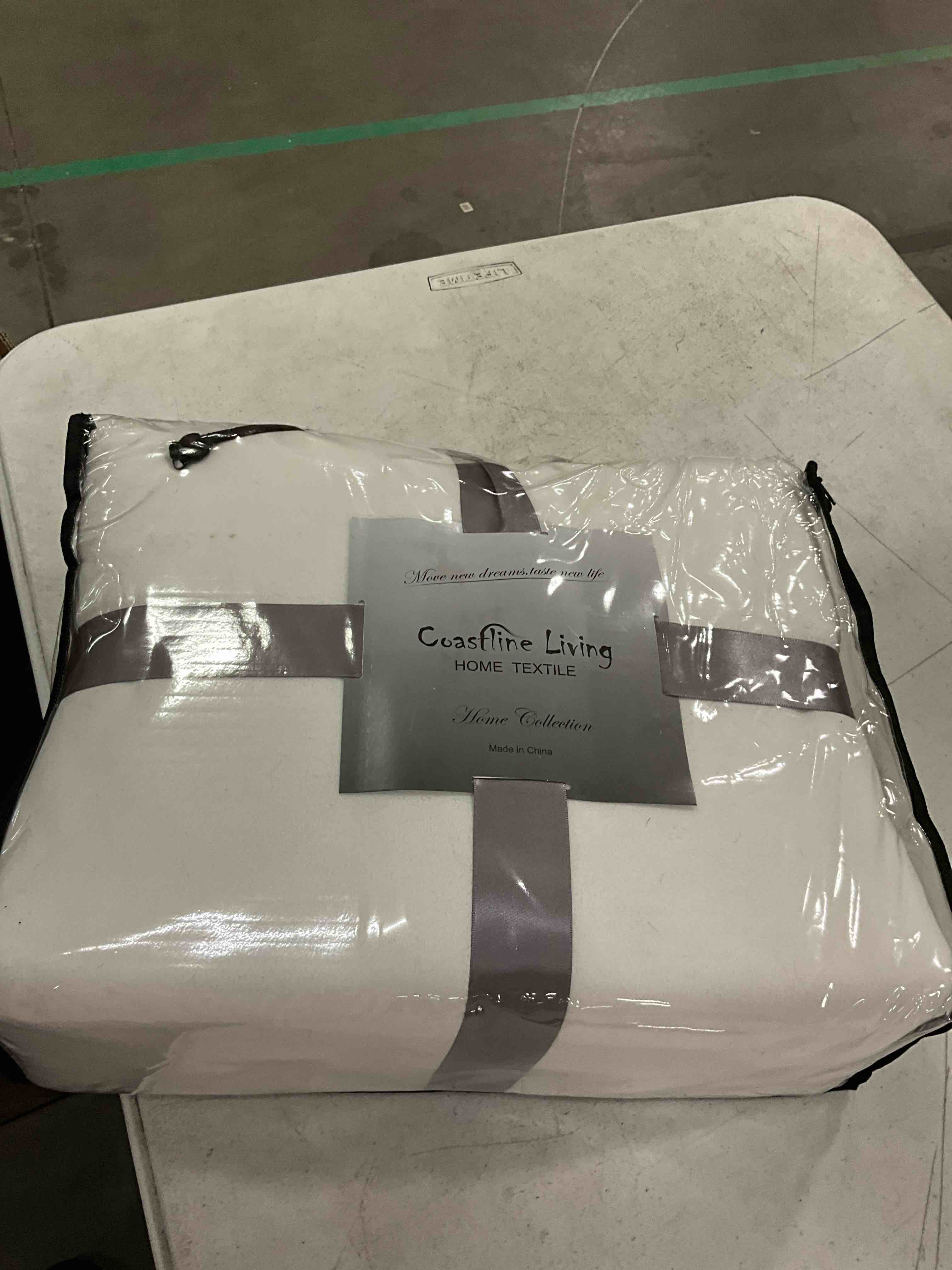 https://s3.amazonaws.com/lotting-images-prod/bidfta/TEA1605216_1752512518037.jpeg