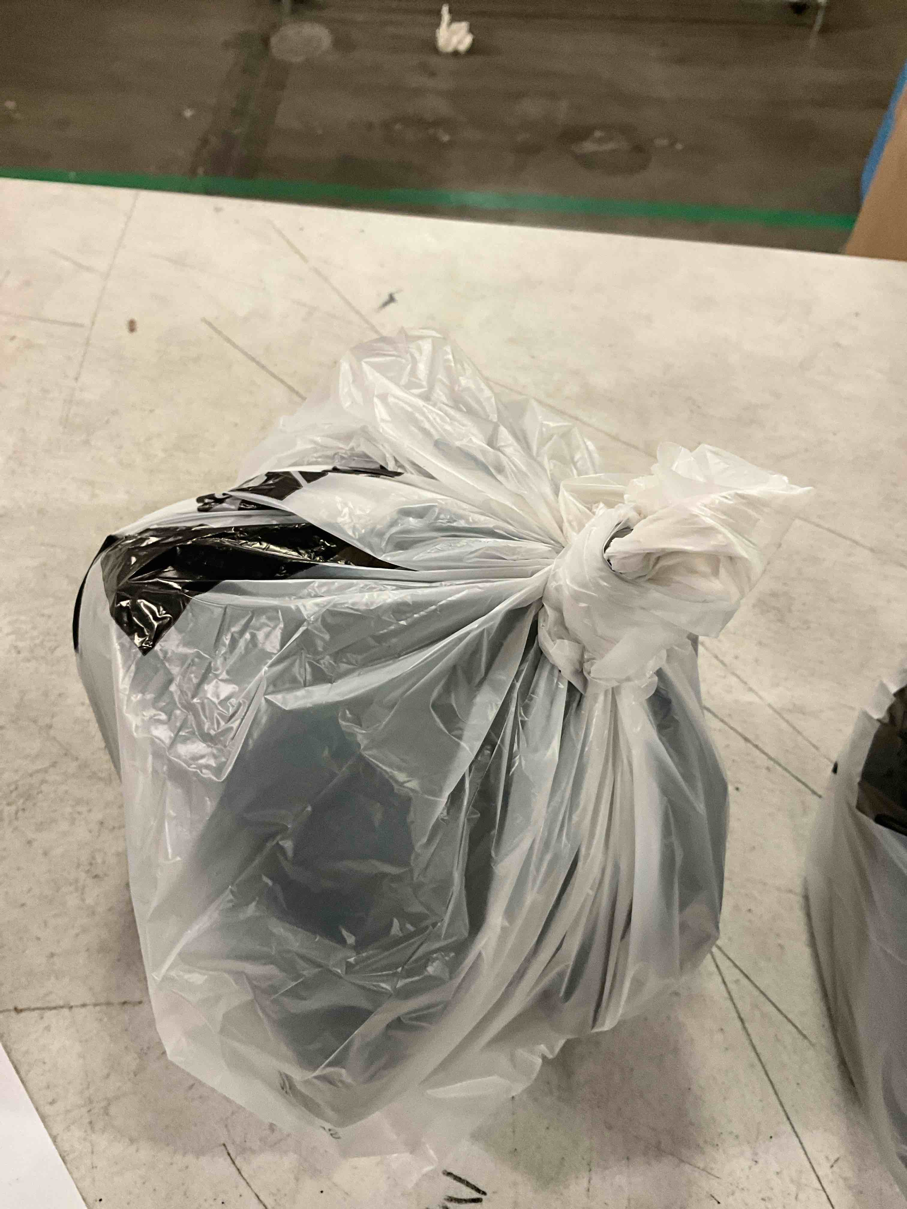 https://s3.amazonaws.com/lotting-images-prod/bidfta/TEA1605490_1753101402659.jpeg