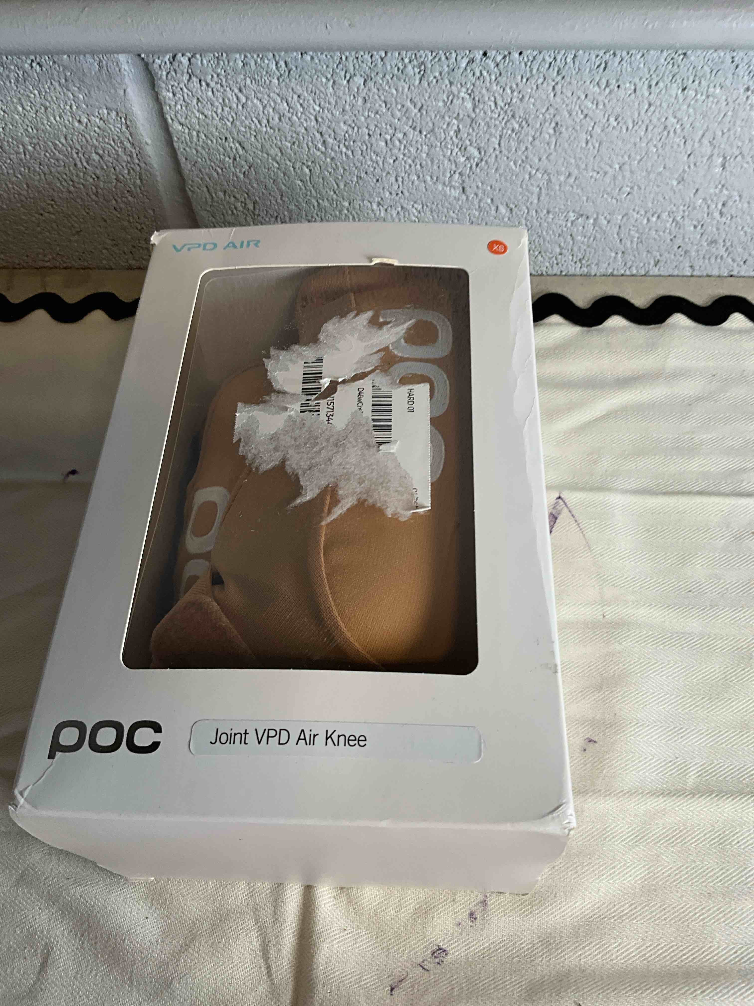 https://s3.amazonaws.com/lotting-images-prod/bidfta/TEA1607903_1749656406297.jpeg