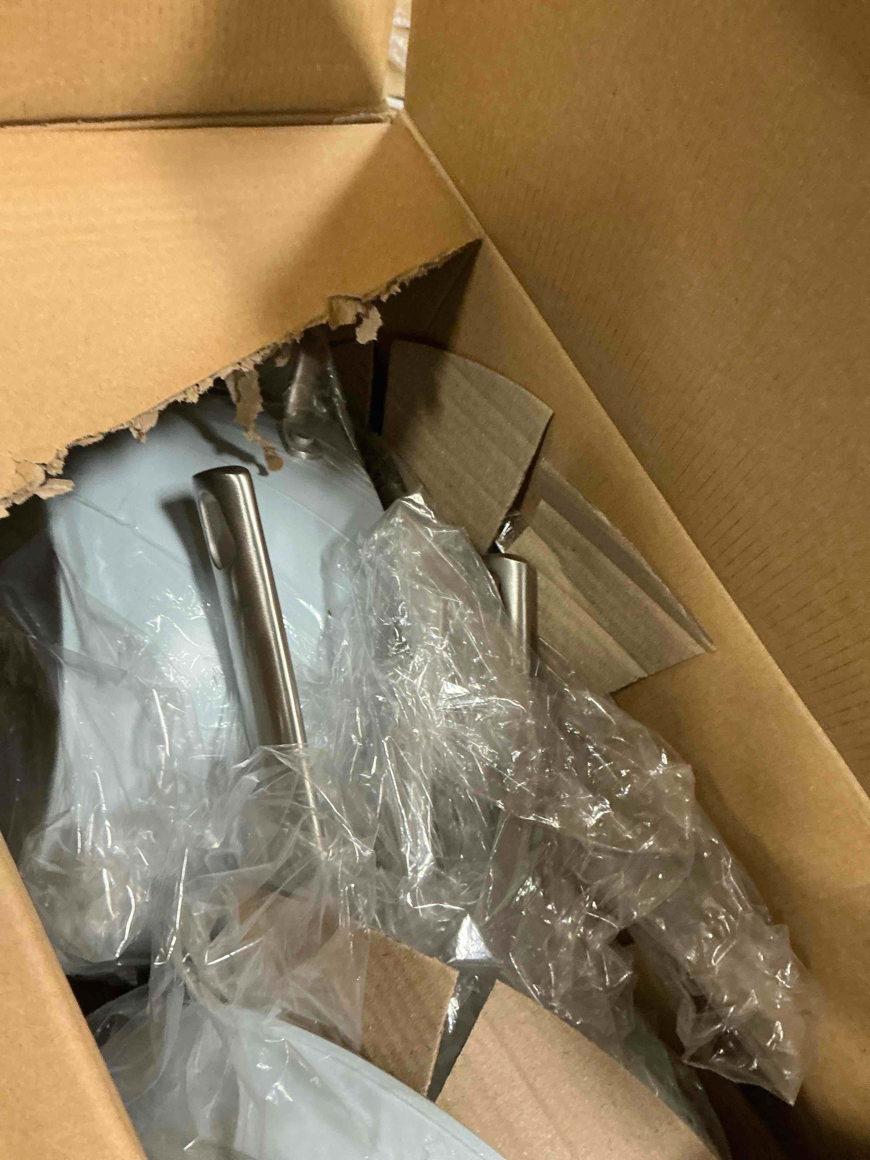 https://s3.amazonaws.com/lotting-images-prod/bidfta/TEA1614600_1745848136158.jpeg