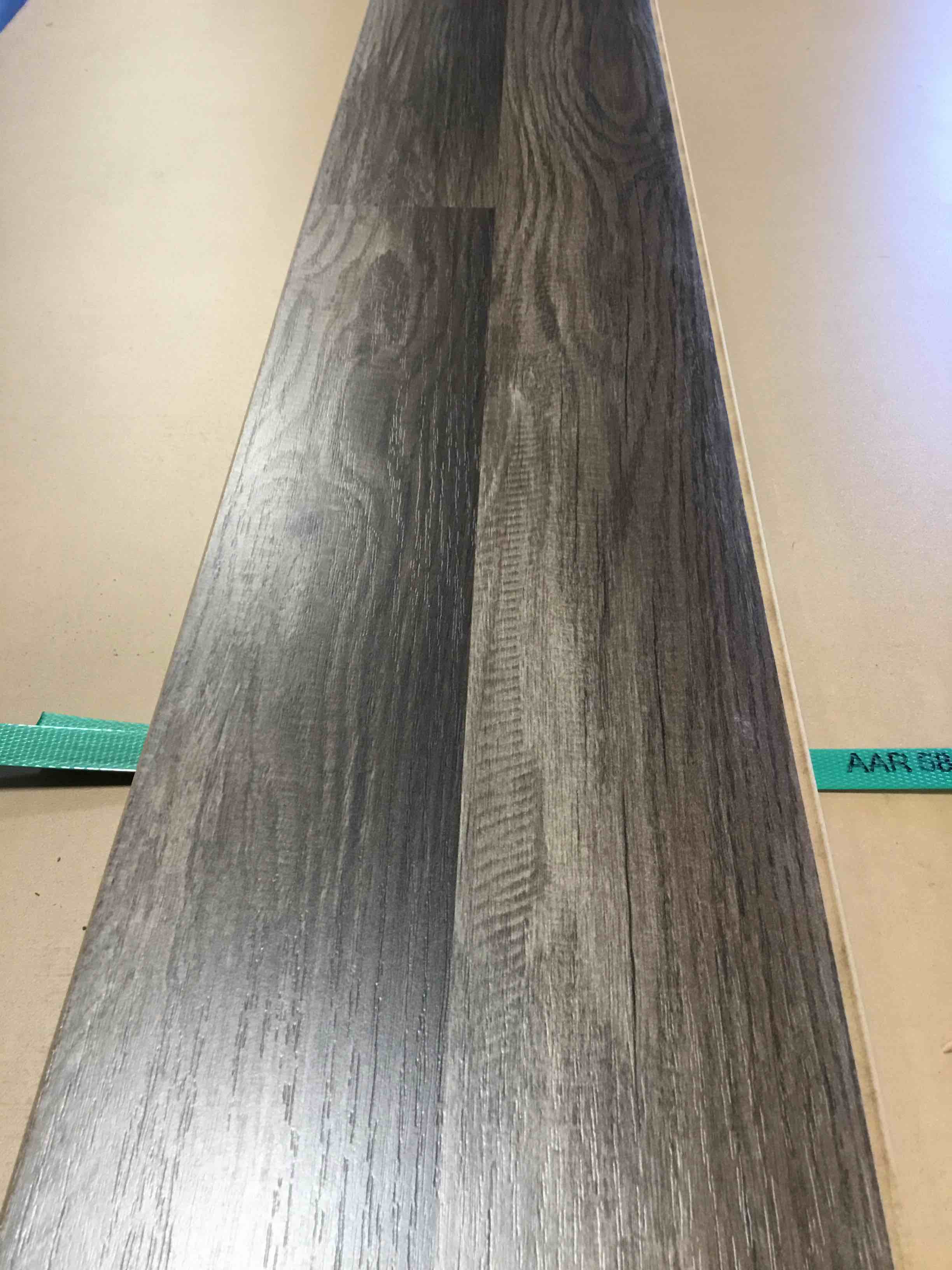 Laminate Wood Flooring (21.25 sq ft/ Box) 56 Boxes = 1190 Sq Ft -Bid per sq ft 