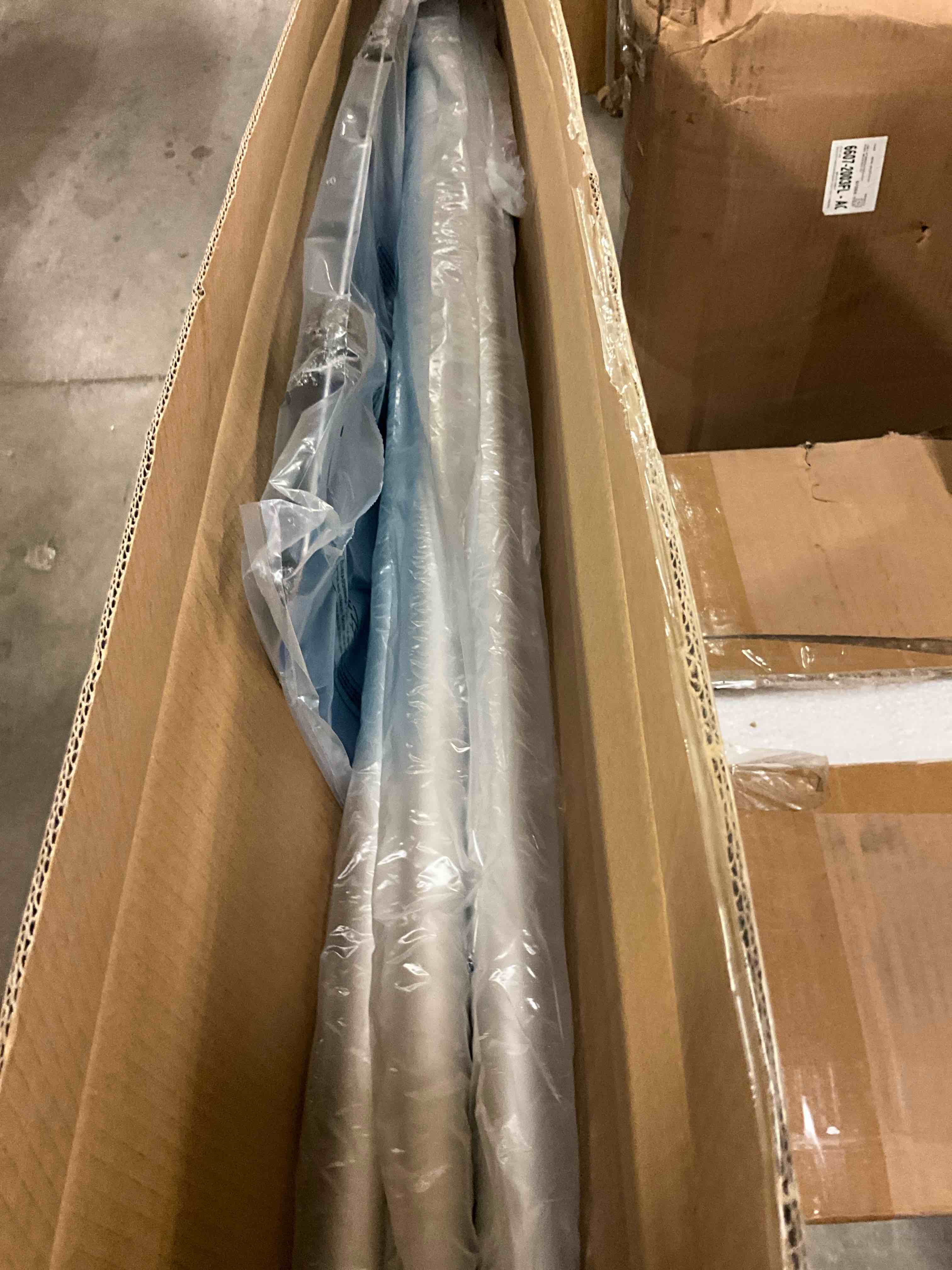 https://s3.amazonaws.com/lotting-images-prod/bidfta/TEA1621528_1745685854198.jpeg