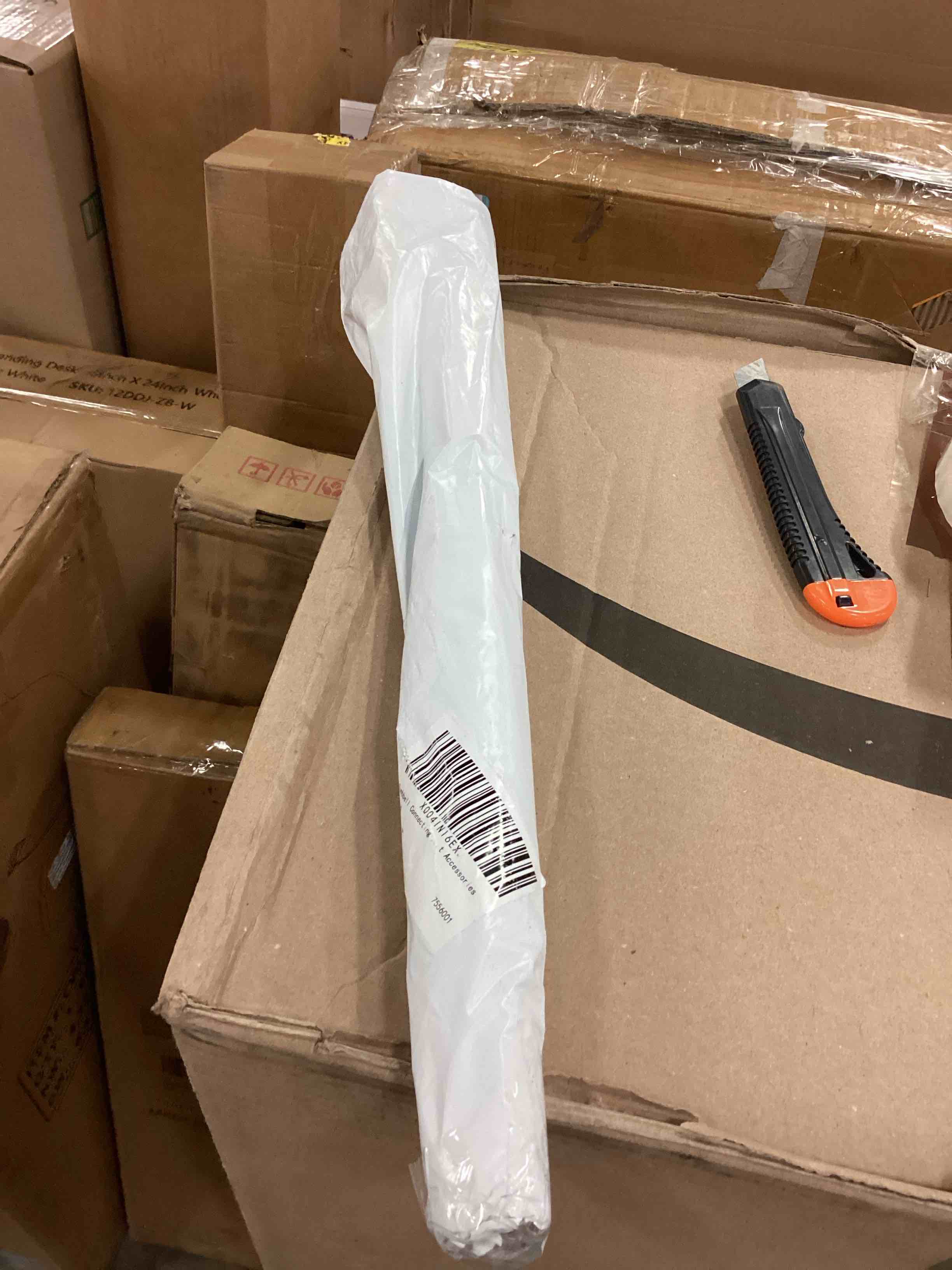 https://s3.amazonaws.com/lotting-images-prod/bidfta/TEA1621593_1745855823790.jpeg