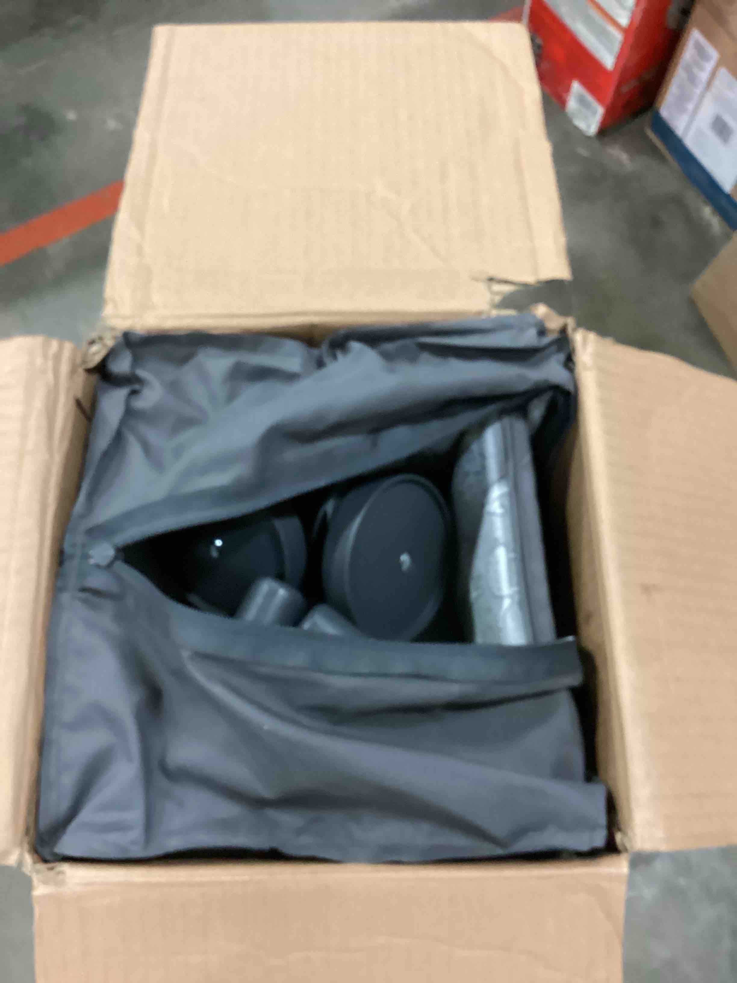 https://s3.amazonaws.com/lotting-images-prod/bidfta/TEA1622229_1746892792041.jpeg