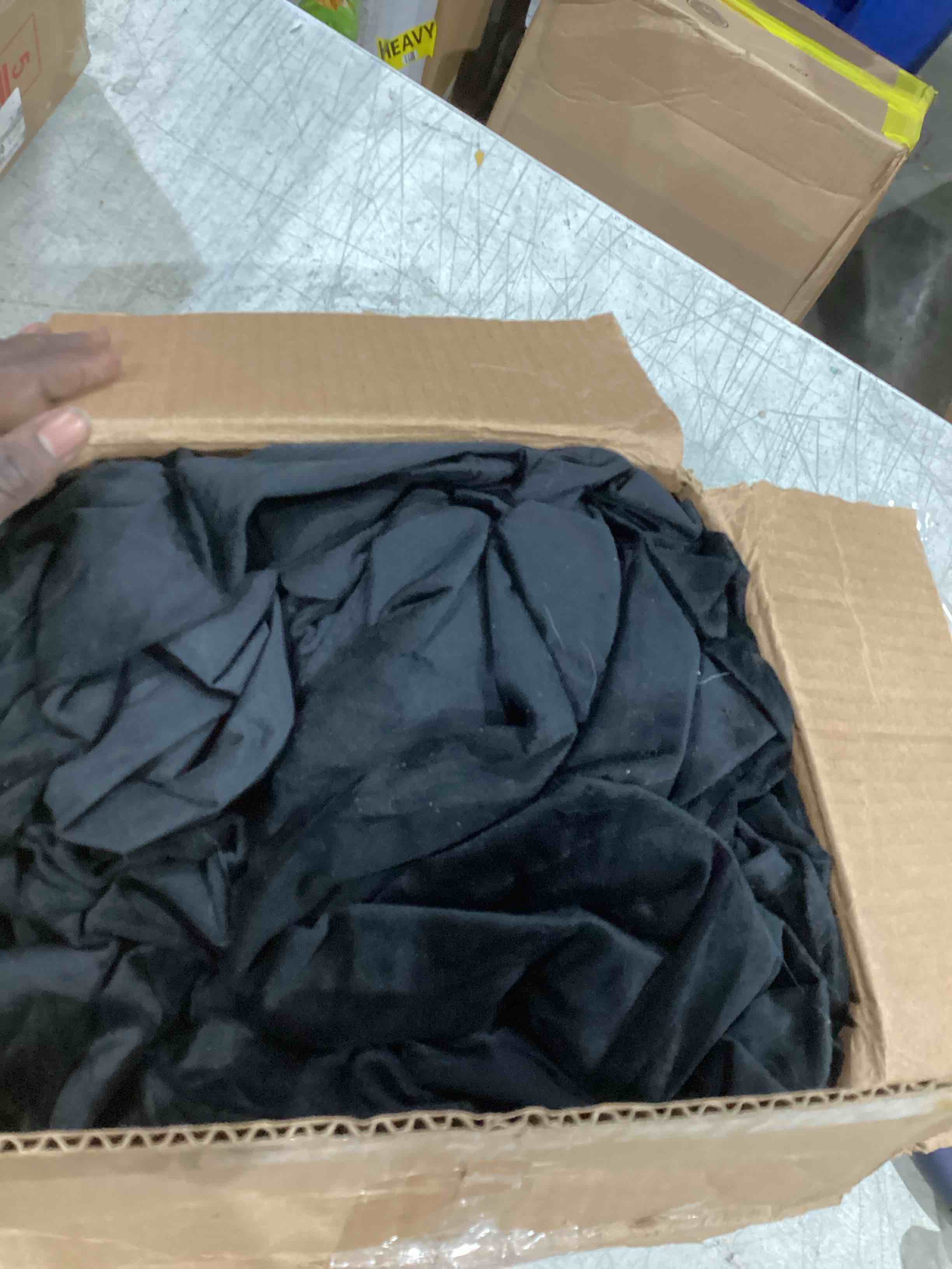 https://s3.amazonaws.com/lotting-images-prod/bidfta/TEA1627615_1740584572979.jpeg
