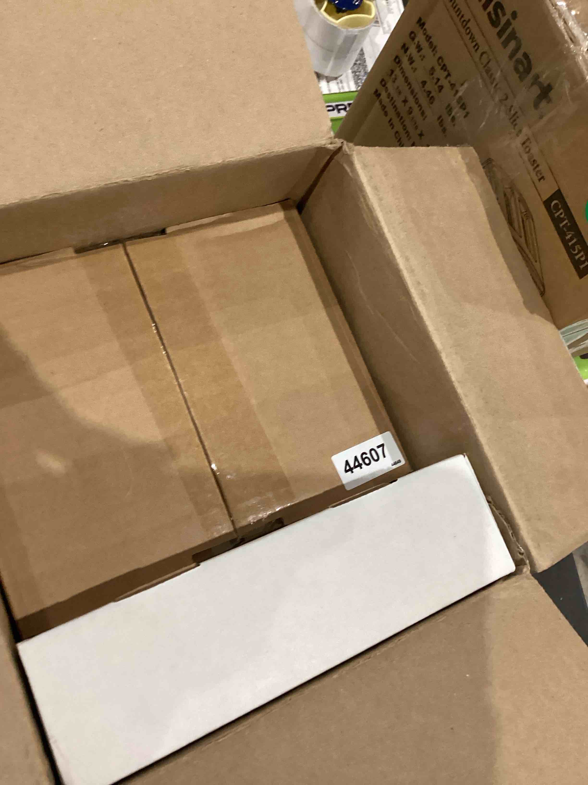 https://s3.amazonaws.com/lotting-images-prod/bidfta/TEA1627775_1740673497928.jpeg