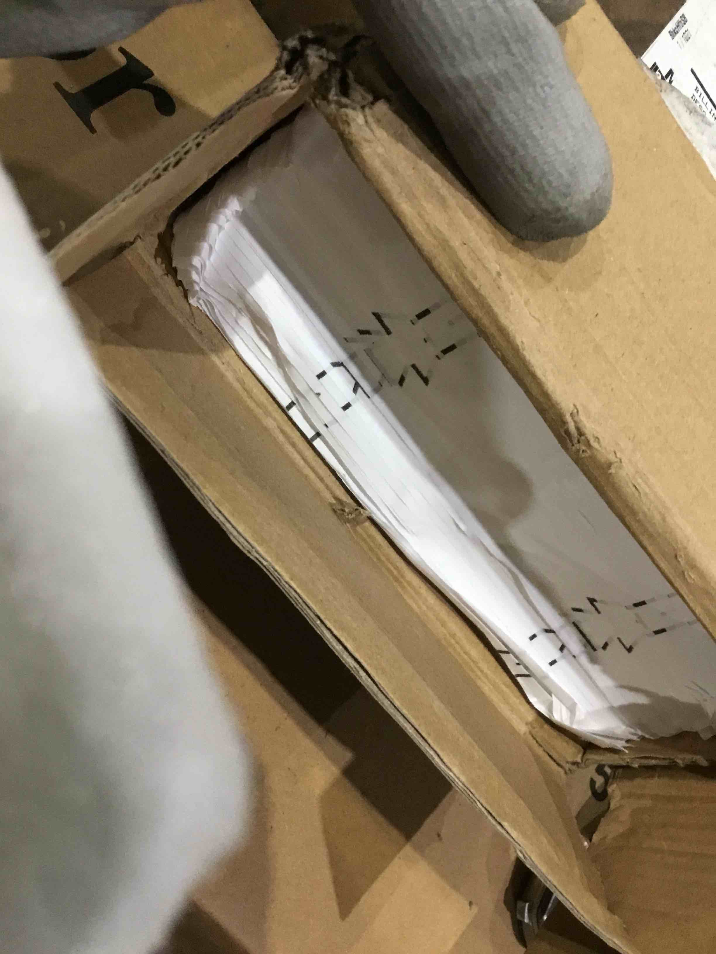 https://s3.amazonaws.com/lotting-images-prod/bidfta/TEA1628101_1741016779663.jpeg