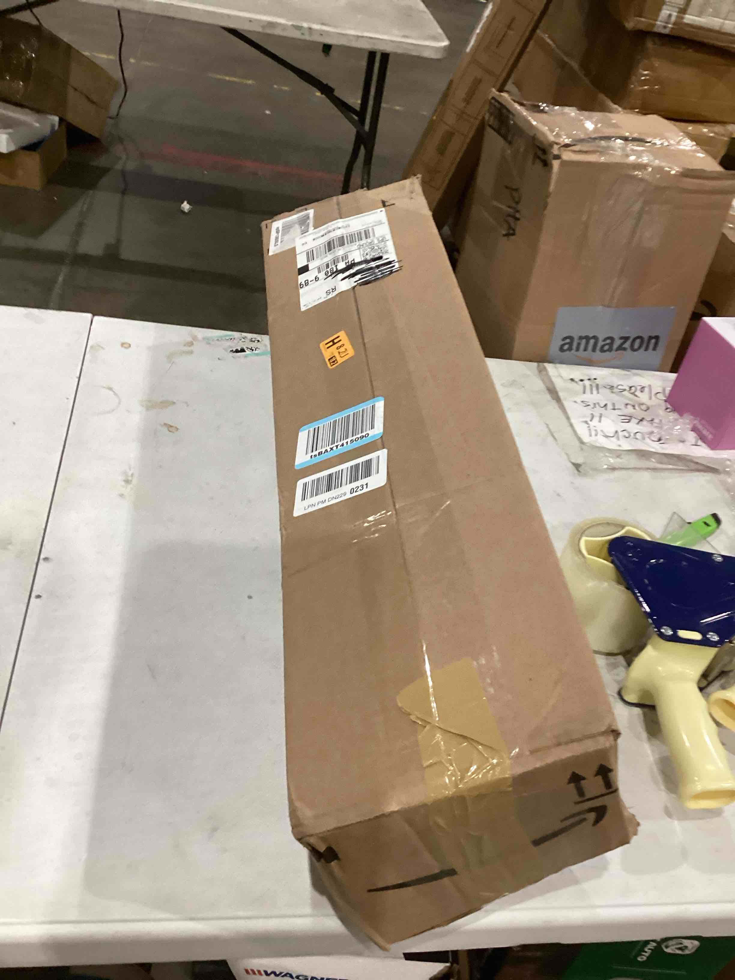 https://s3.amazonaws.com/lotting-images-prod/bidfta/TEA1628951_1742472852940.jpeg