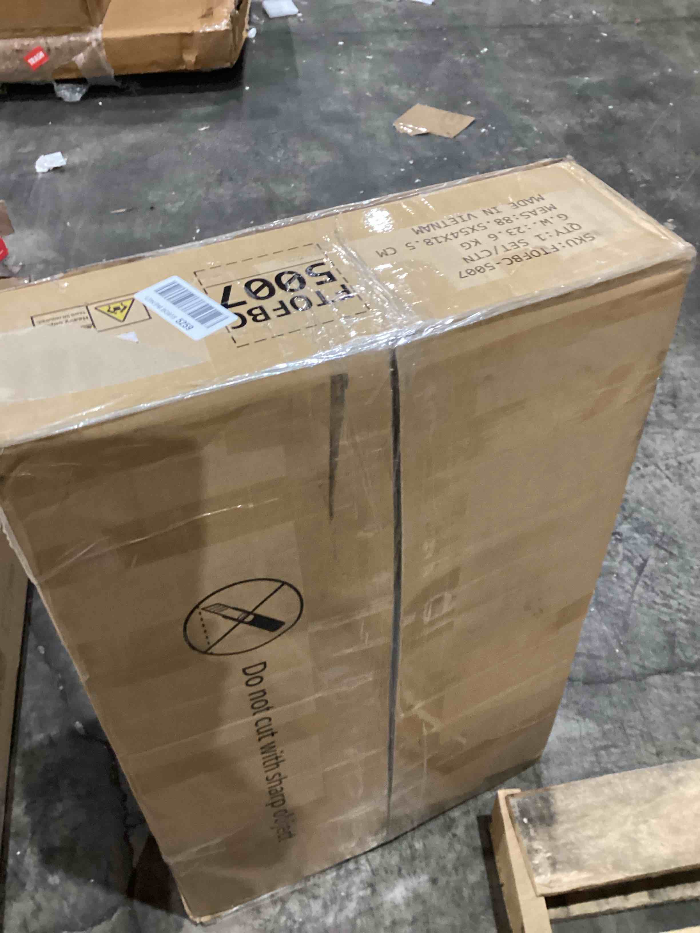 https://s3.amazonaws.com/lotting-images-prod/bidfta/TEA1630771_1747154679877.jpeg