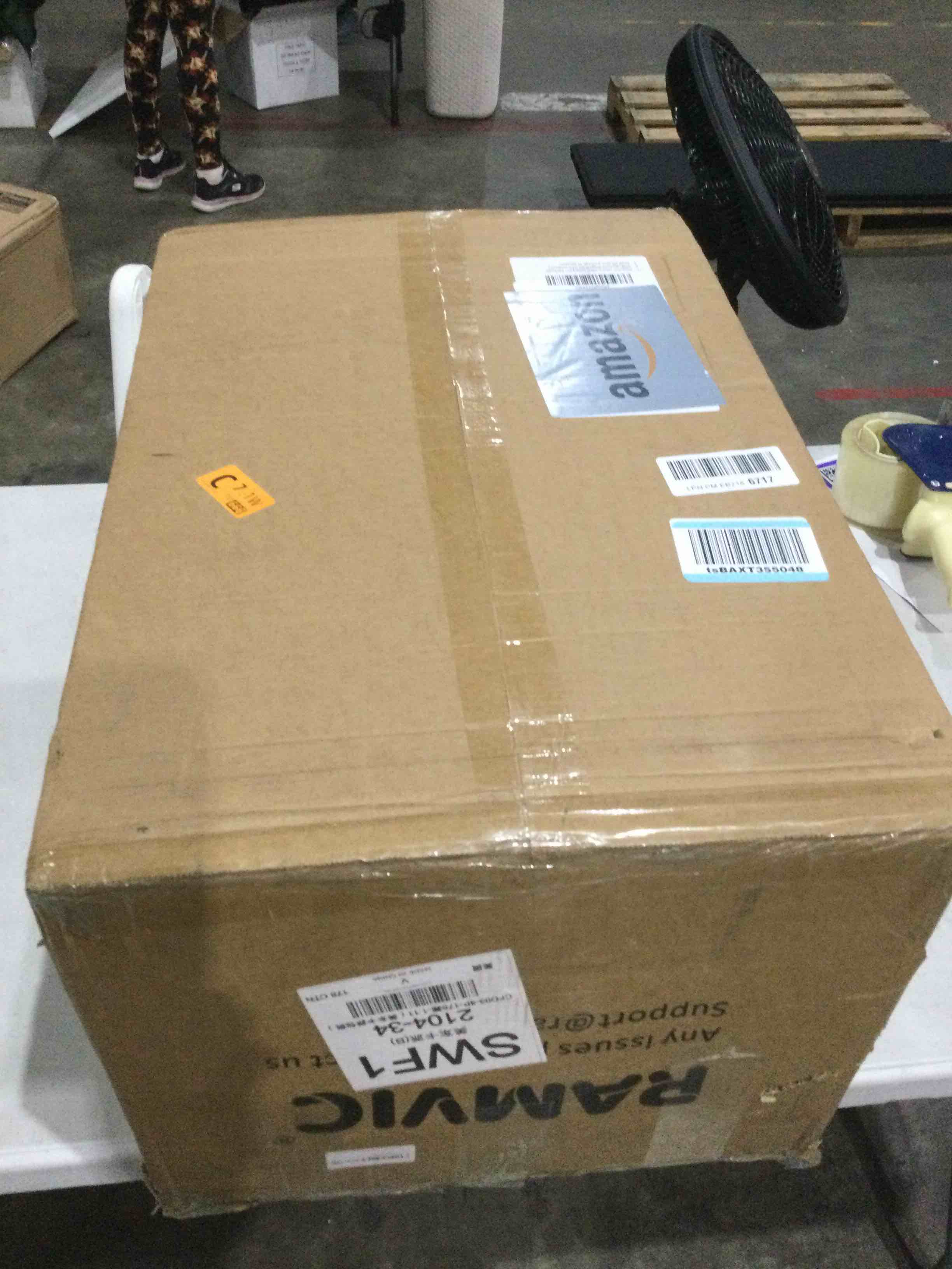 https://s3.amazonaws.com/lotting-images-prod/bidfta/TEA1630966_1747138717621.jpeg