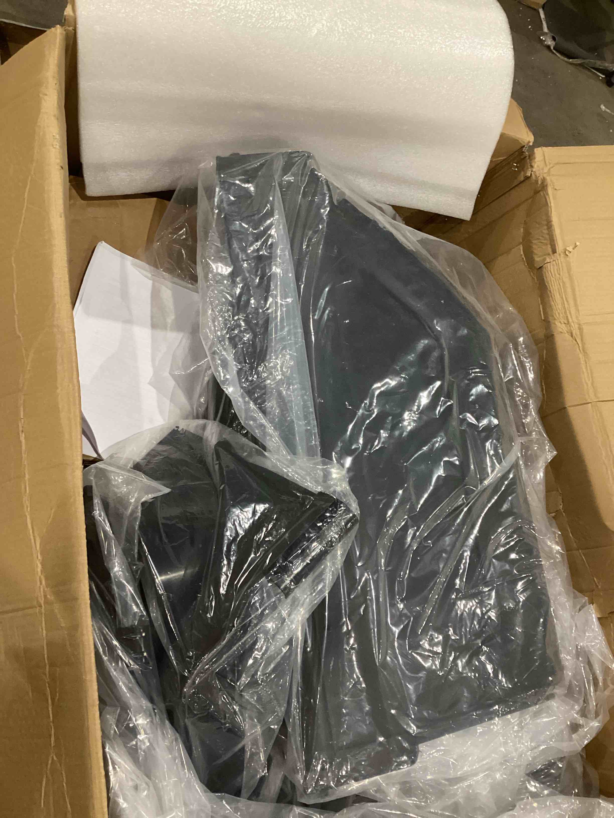 https://s3.amazonaws.com/lotting-images-prod/bidfta/TEA1632945_1748527182842.jpeg
