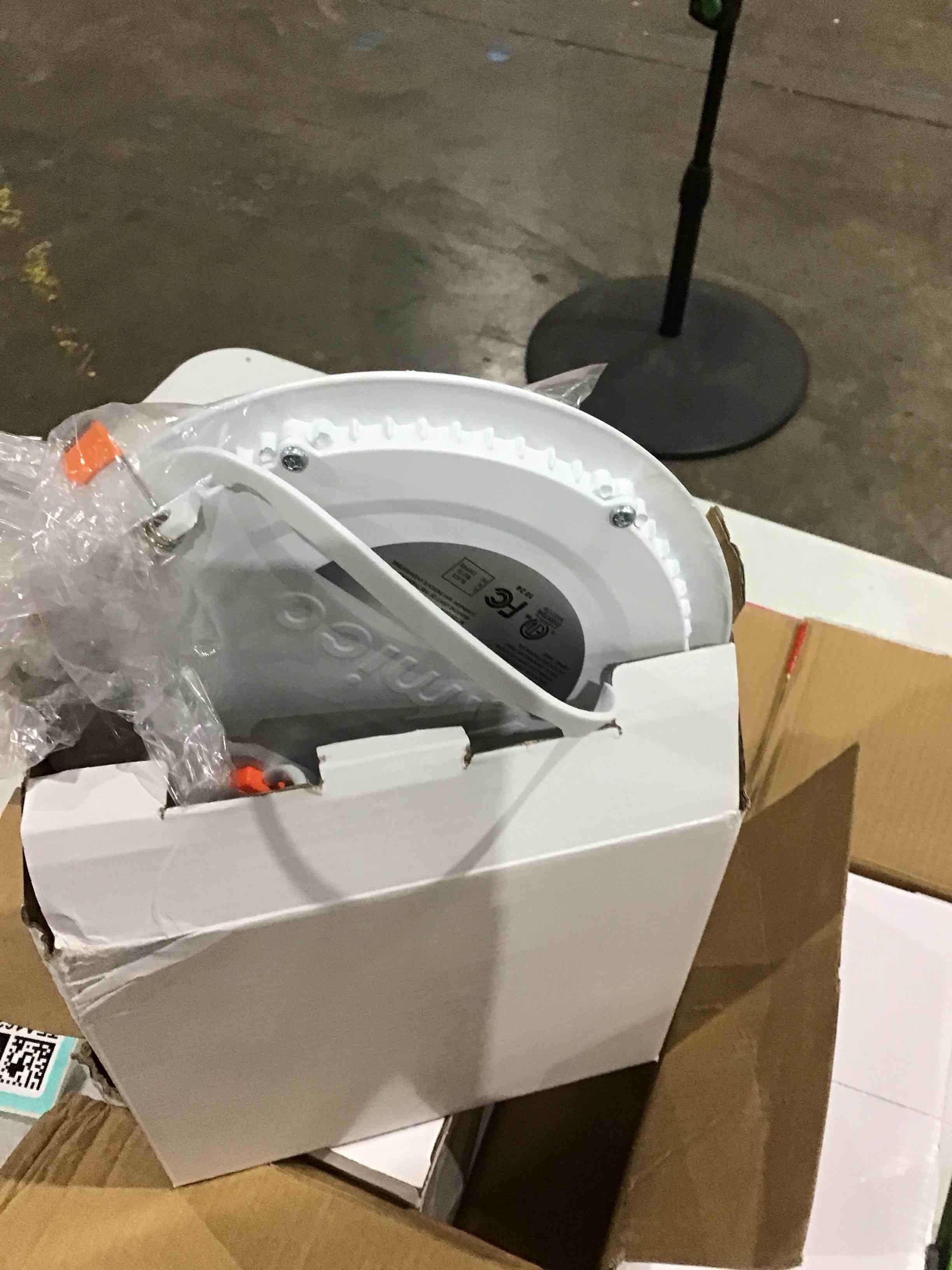 8 Inch 5CCT Ultra-Thin LED Recessed Ceiling Light with Junction Box, 2700K/3000K/3500K/4000K/5000K Selectable, 18W Eqv 125W, Dimmable Canless Wafer Downlight, 1500LM High Brightness -ETL