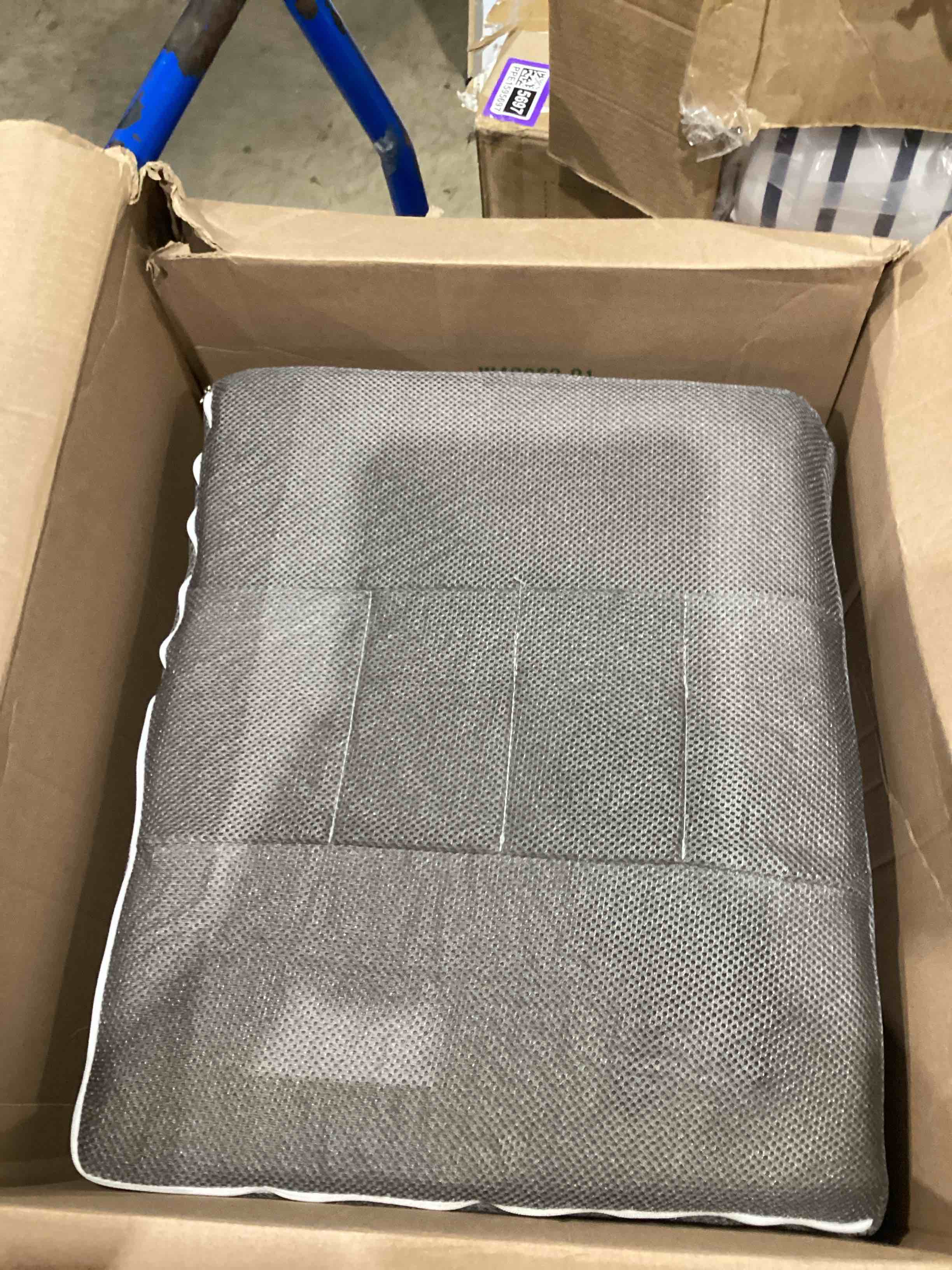 https://s3.amazonaws.com/lotting-images-prod/bidfta/TEA1634528_1753968607840.jpeg