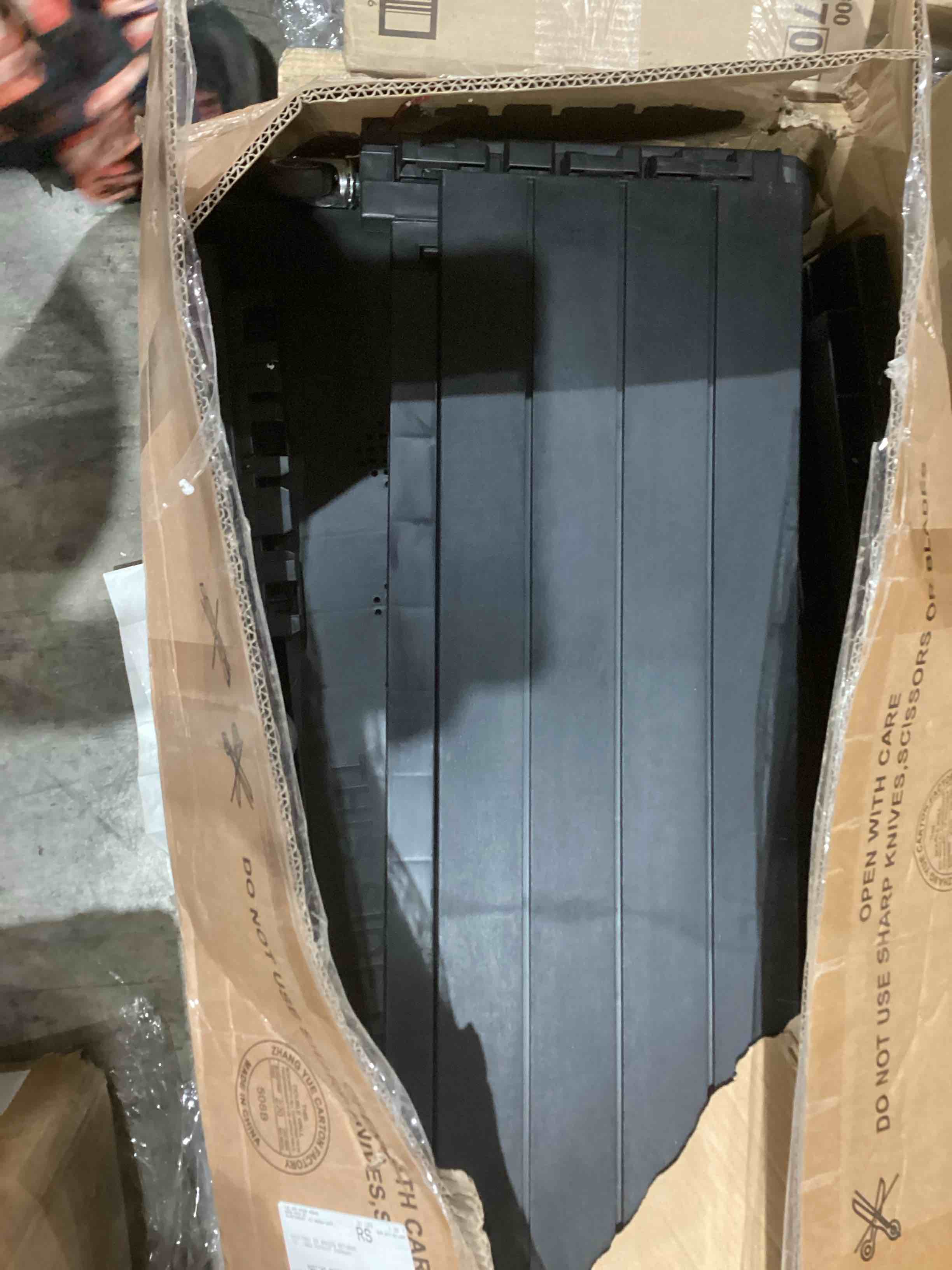 https://s3.amazonaws.com/lotting-images-prod/bidfta/TEA1635794_1749209584277.jpeg