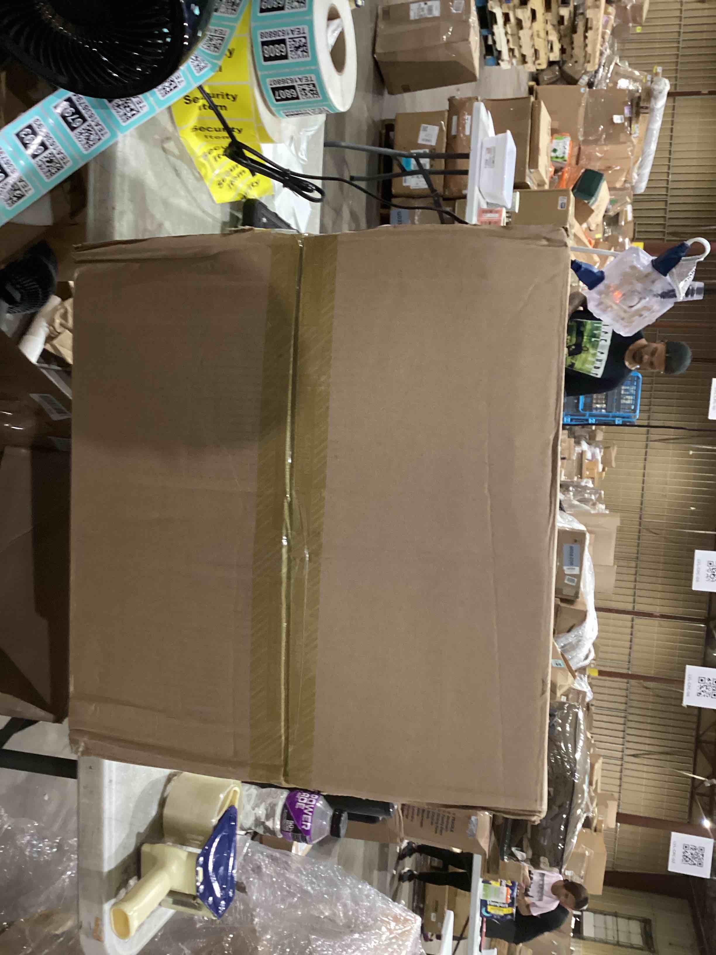 https://s3.amazonaws.com/lotting-images-prod/bidfta/TEA1636788_1750266164582.jpeg