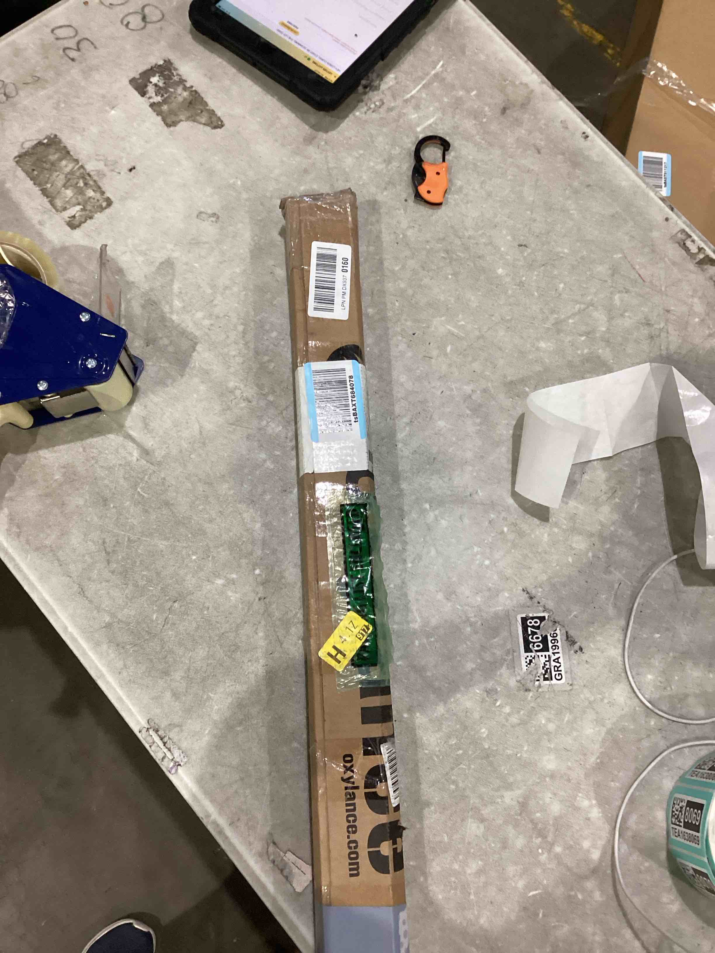 https://s3.amazonaws.com/lotting-images-prod/bidfta/TEA1638065_1751043089940.jpeg