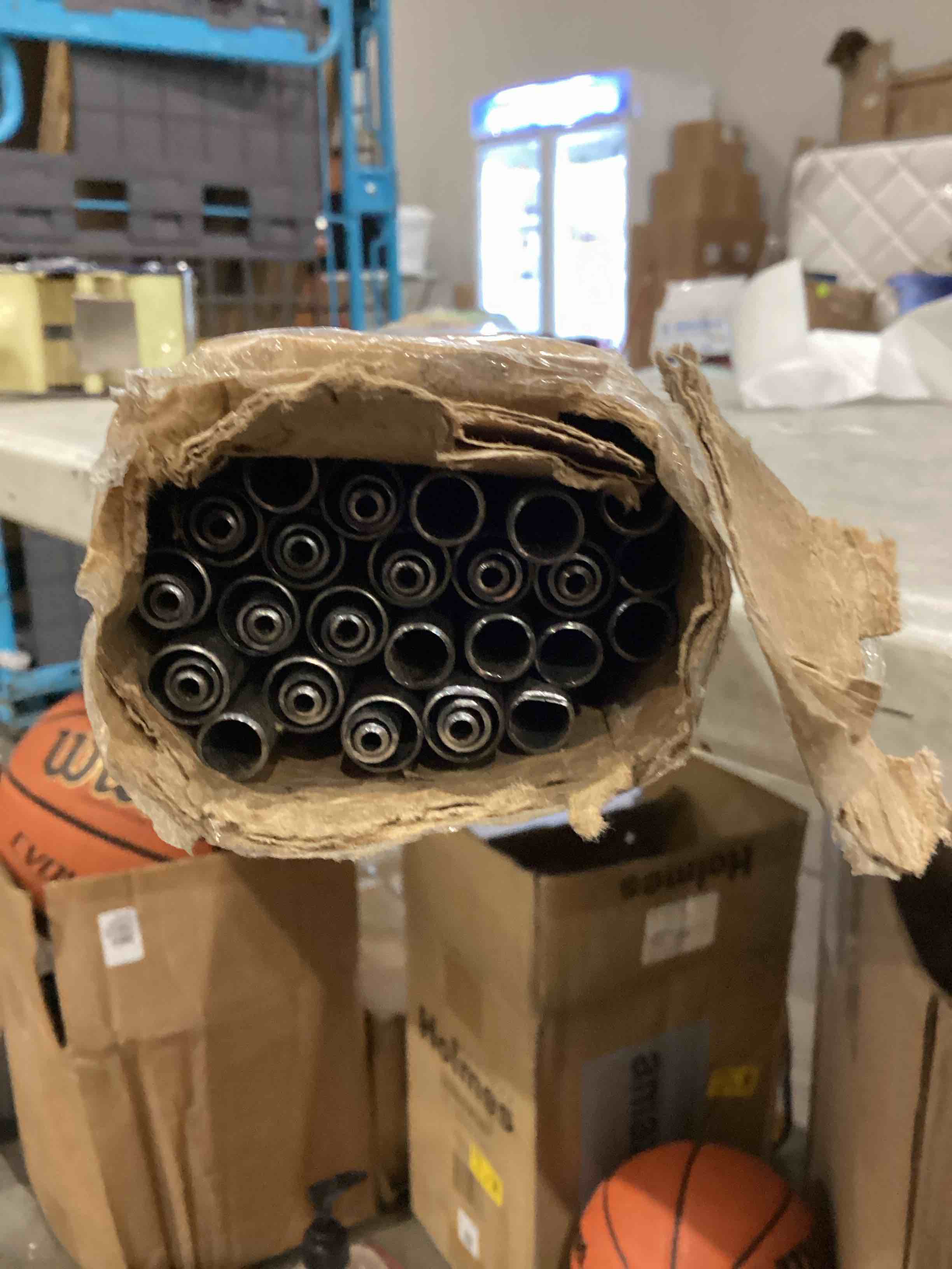 https://s3.amazonaws.com/lotting-images-prod/bidfta/TEA1638065_1751043101905.jpeg