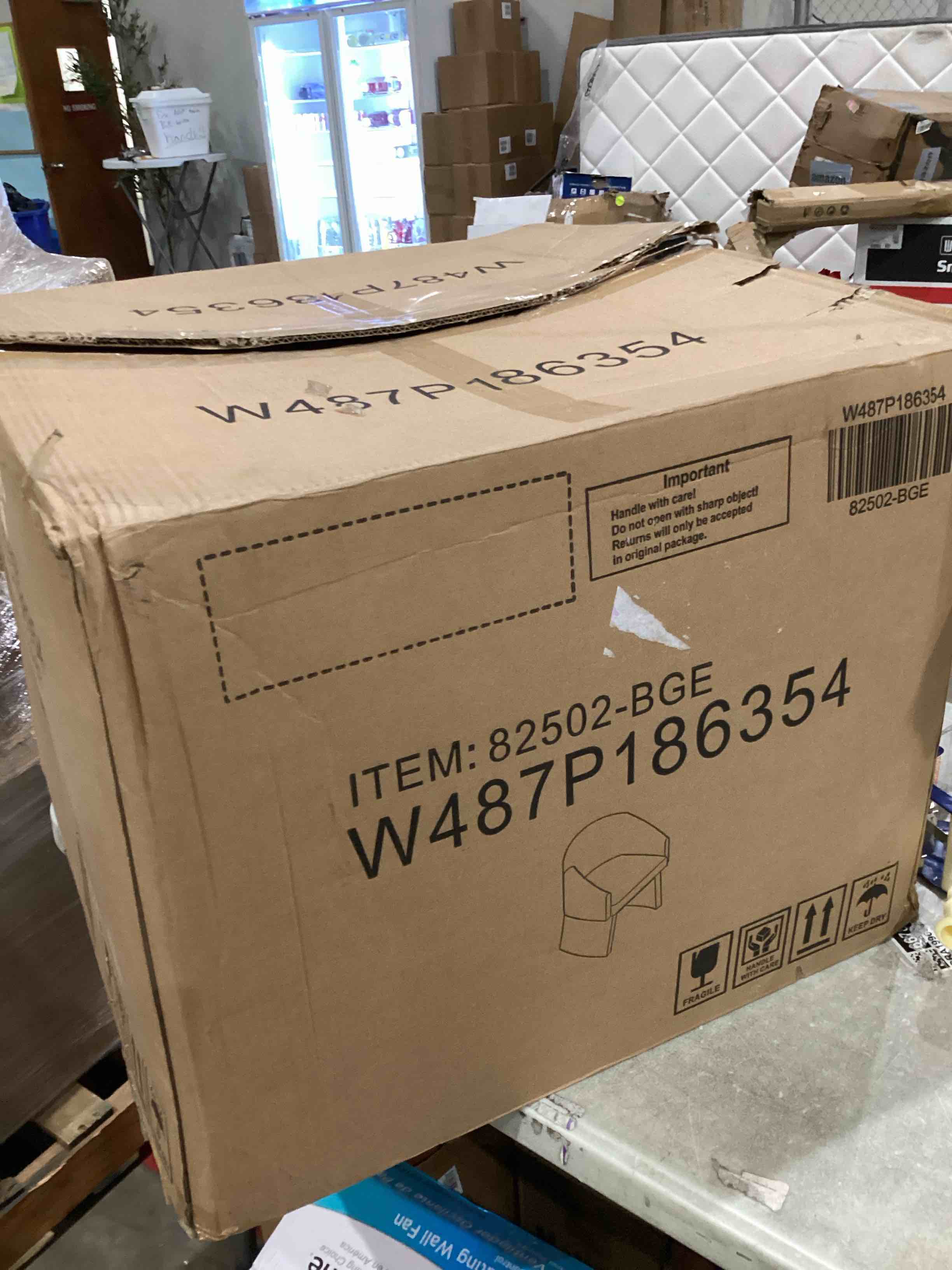 https://s3.amazonaws.com/lotting-images-prod/bidfta/TEA1638201_1751121175754.jpeg