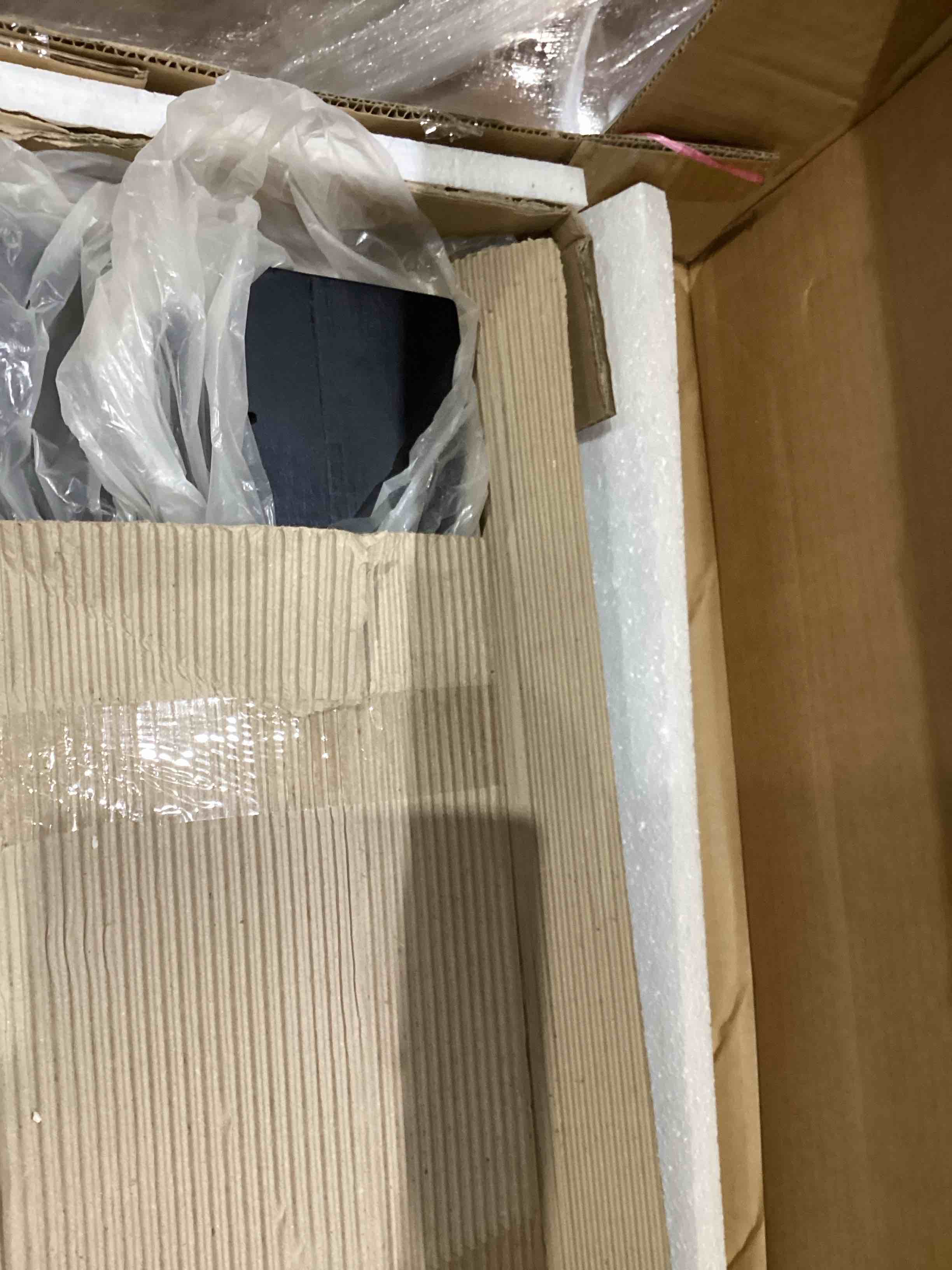 https://s3.amazonaws.com/lotting-images-prod/bidfta/TEA1638205_1751121848679.jpeg