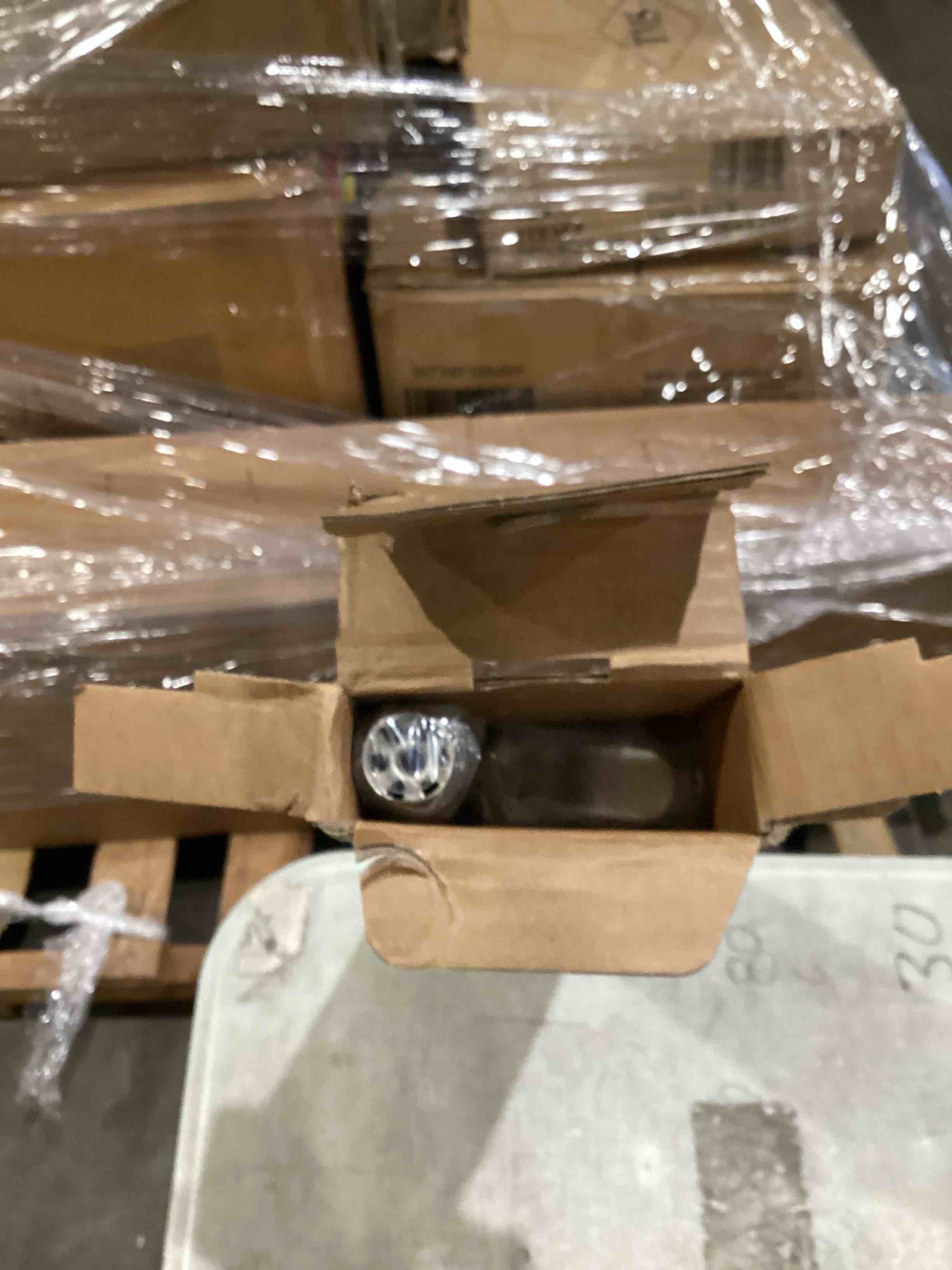 https://s3.amazonaws.com/lotting-images-prod/bidfta/TEA1638229_1751132098765.jpeg