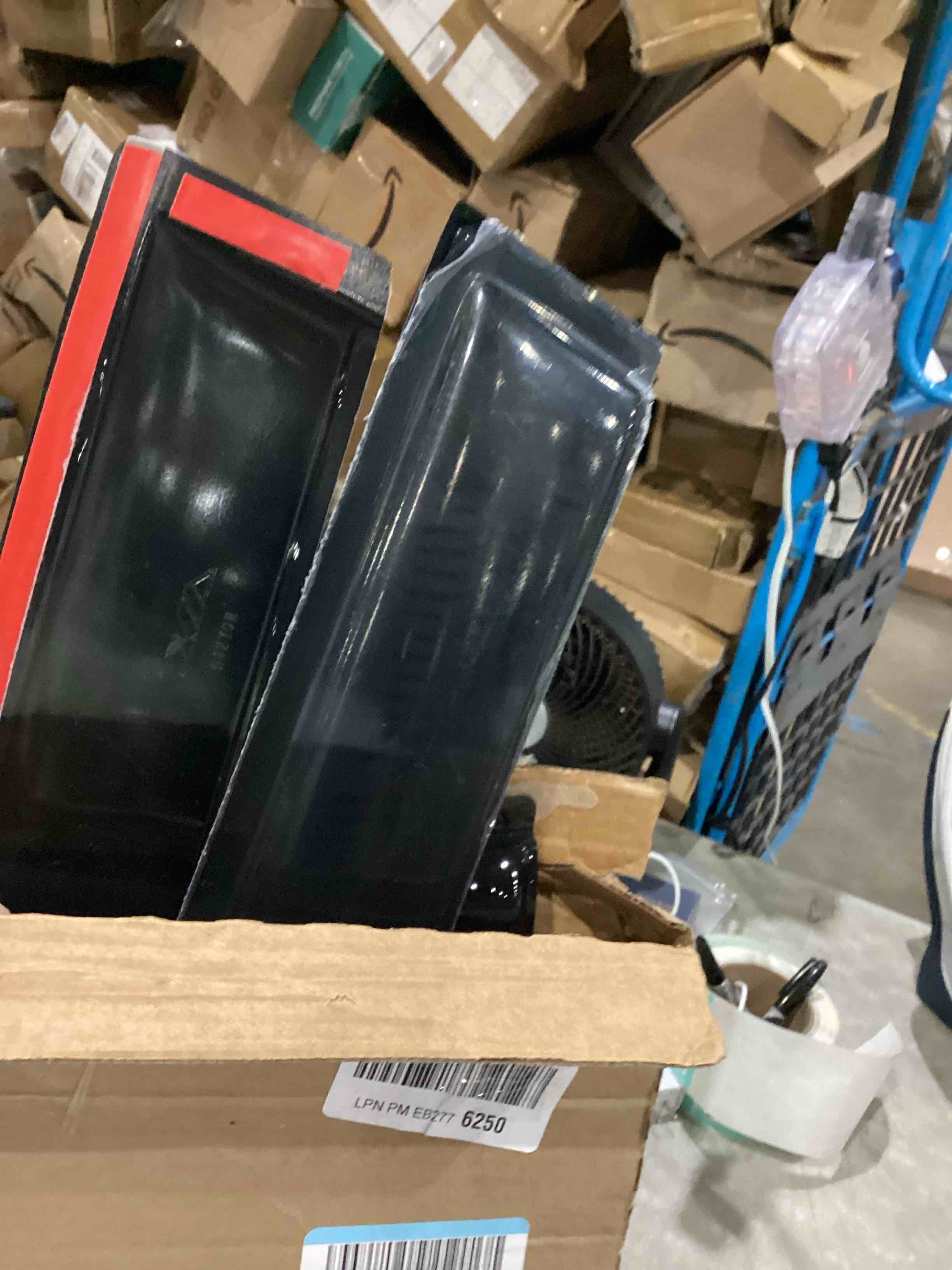 https://s3.amazonaws.com/lotting-images-prod/bidfta/TEA1638258_1751283385041.jpeg