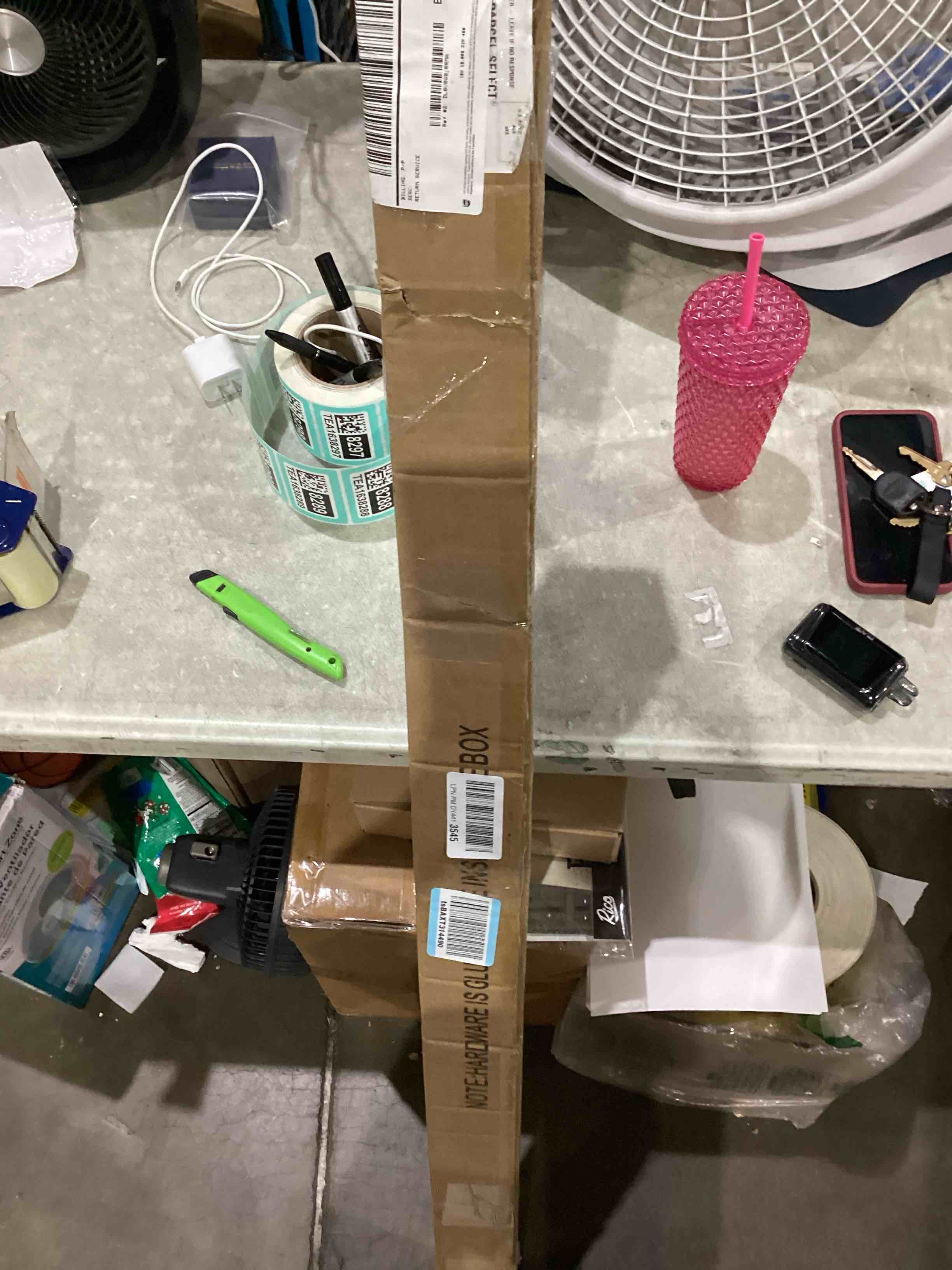 https://s3.amazonaws.com/lotting-images-prod/bidfta/TEA1638288_1751284183826.jpeg