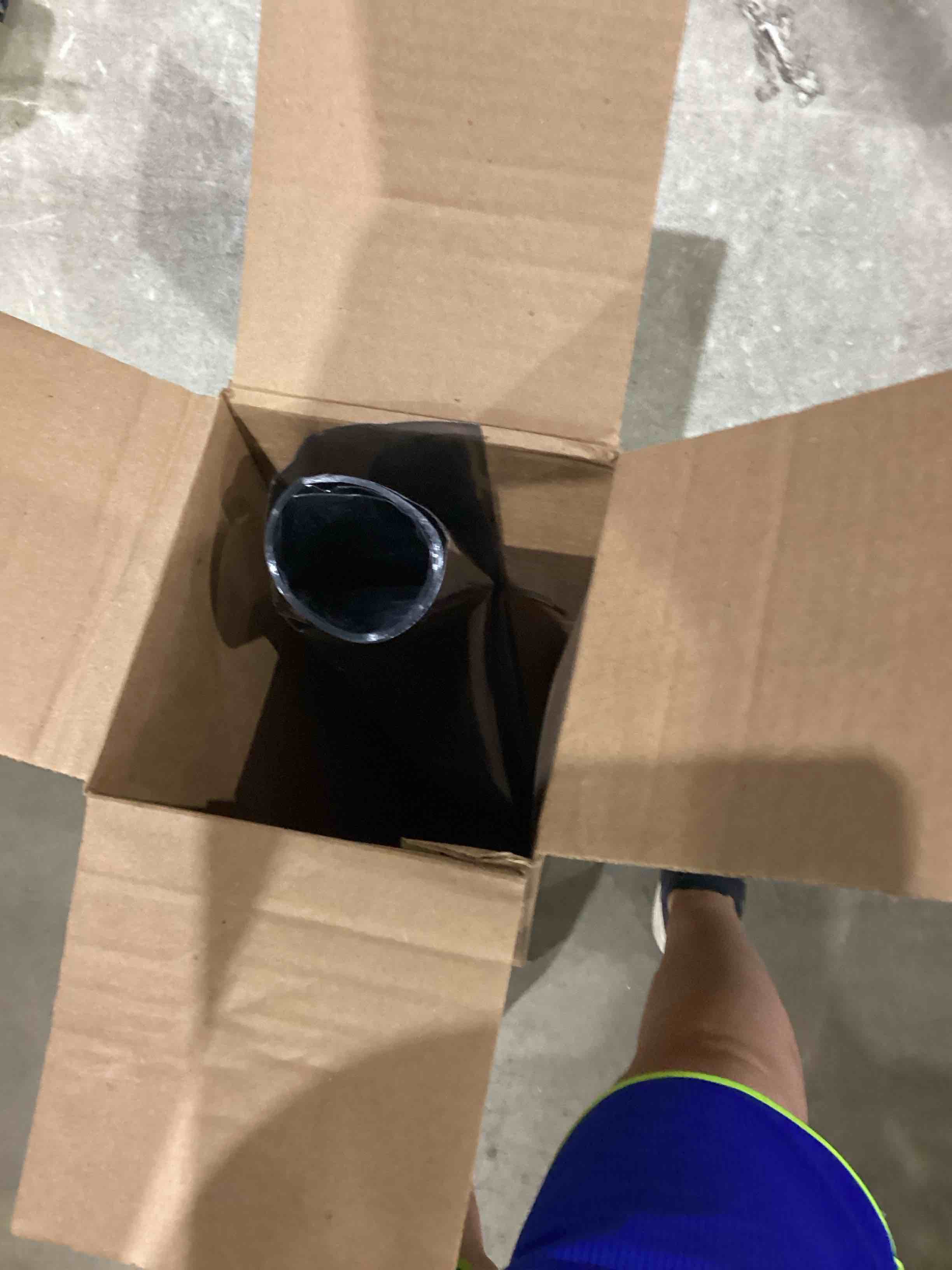 https://s3.amazonaws.com/lotting-images-prod/bidfta/TEA1638300_1751285741906.jpeg