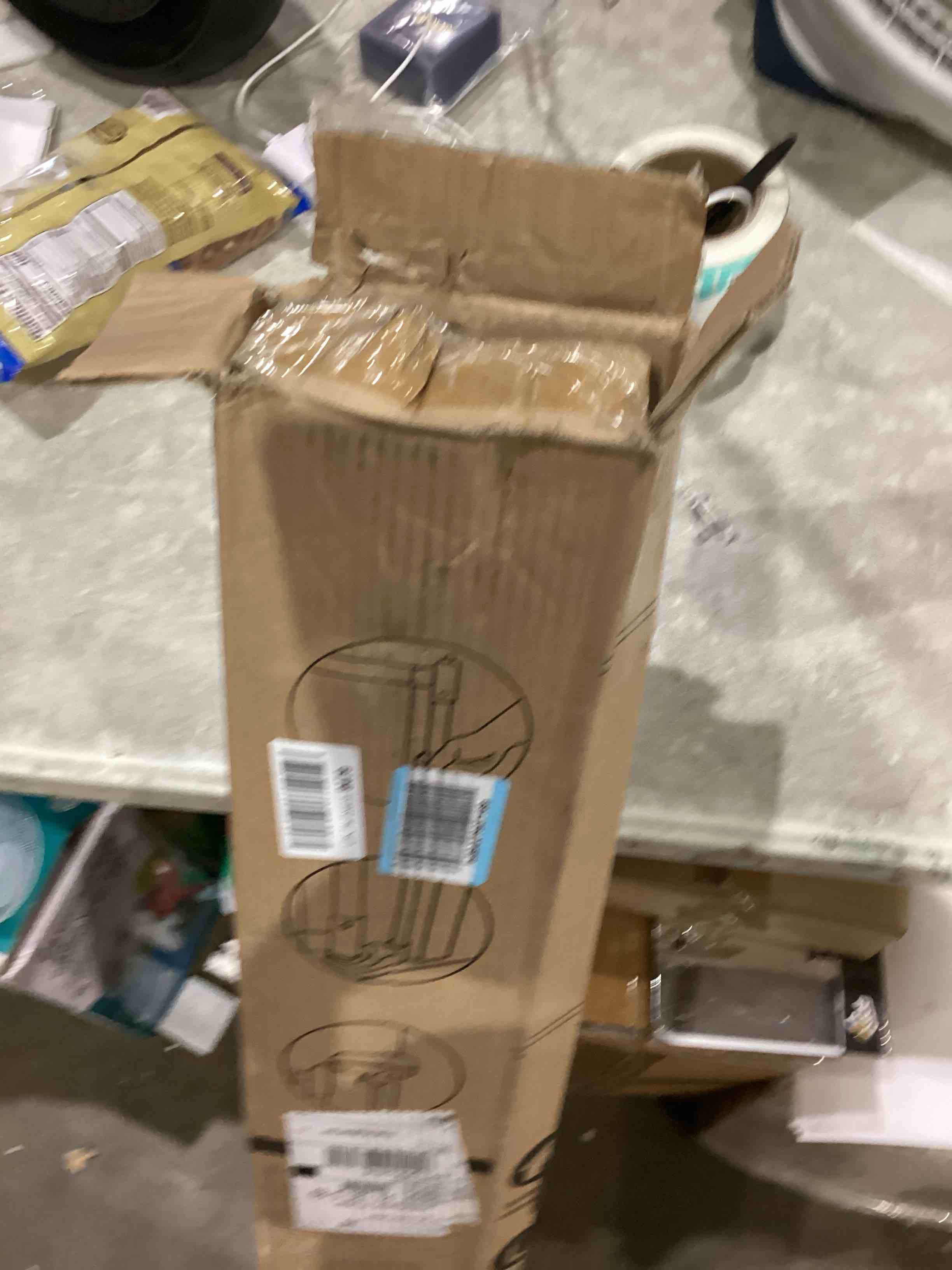 https://s3.amazonaws.com/lotting-images-prod/bidfta/TEA1638308_1751286722612.jpeg