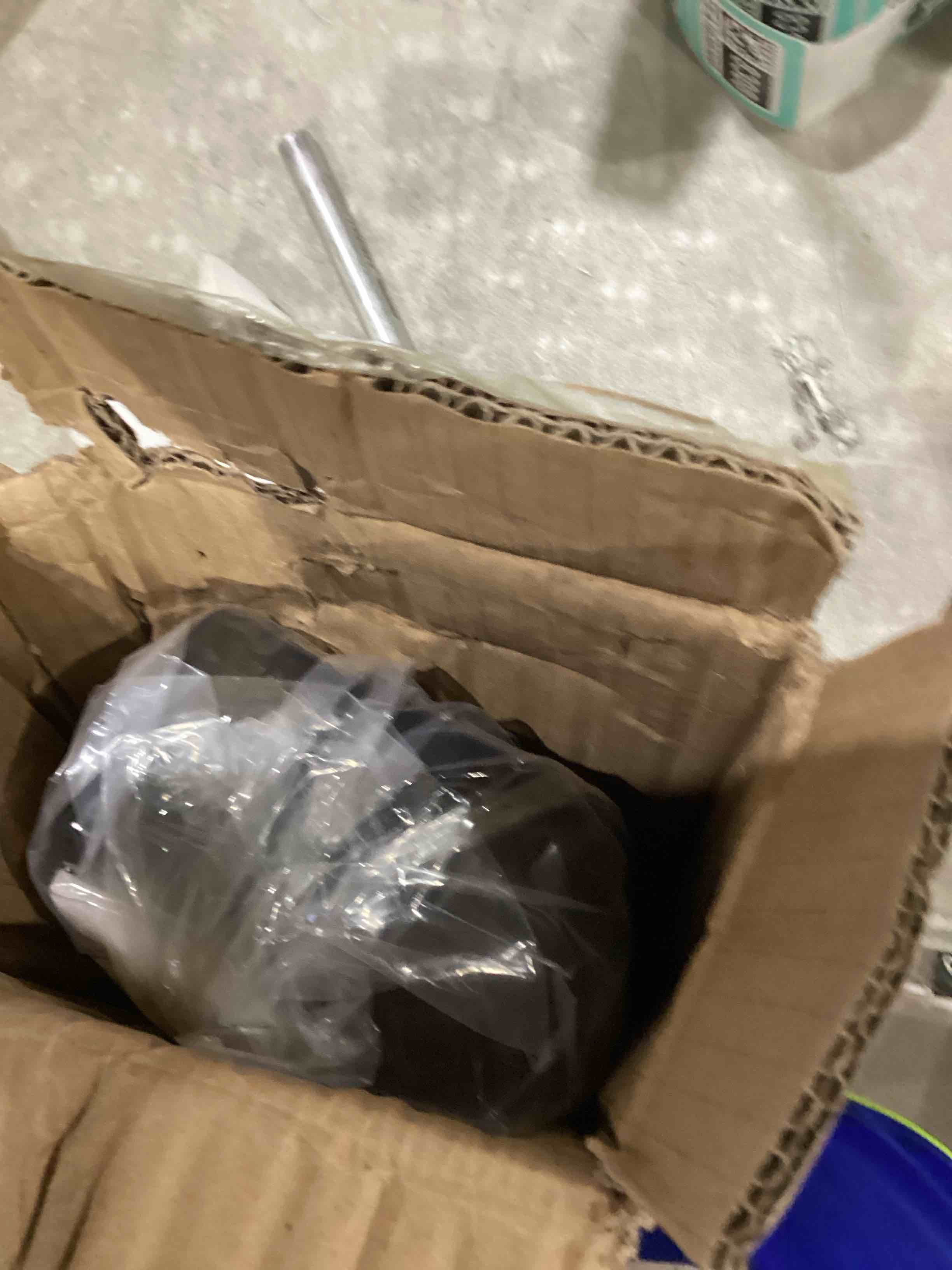 https://s3.amazonaws.com/lotting-images-prod/bidfta/TEA1638308_1751286732339.jpeg