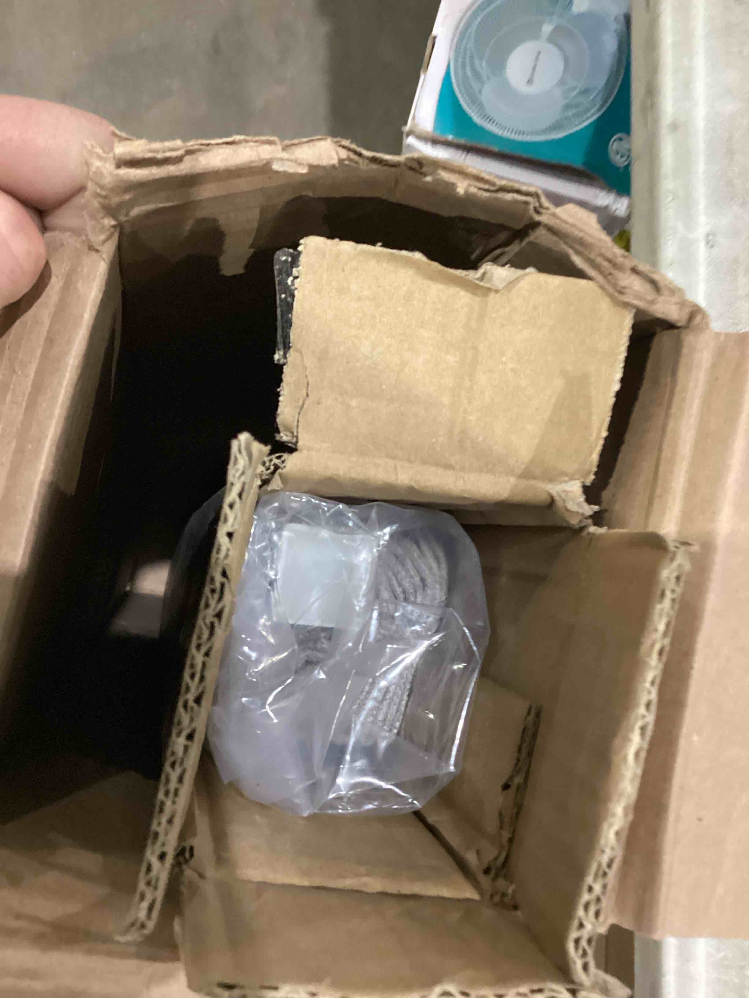 https://s3.amazonaws.com/lotting-images-prod/bidfta/TEA1638333_1751287209426.jpeg