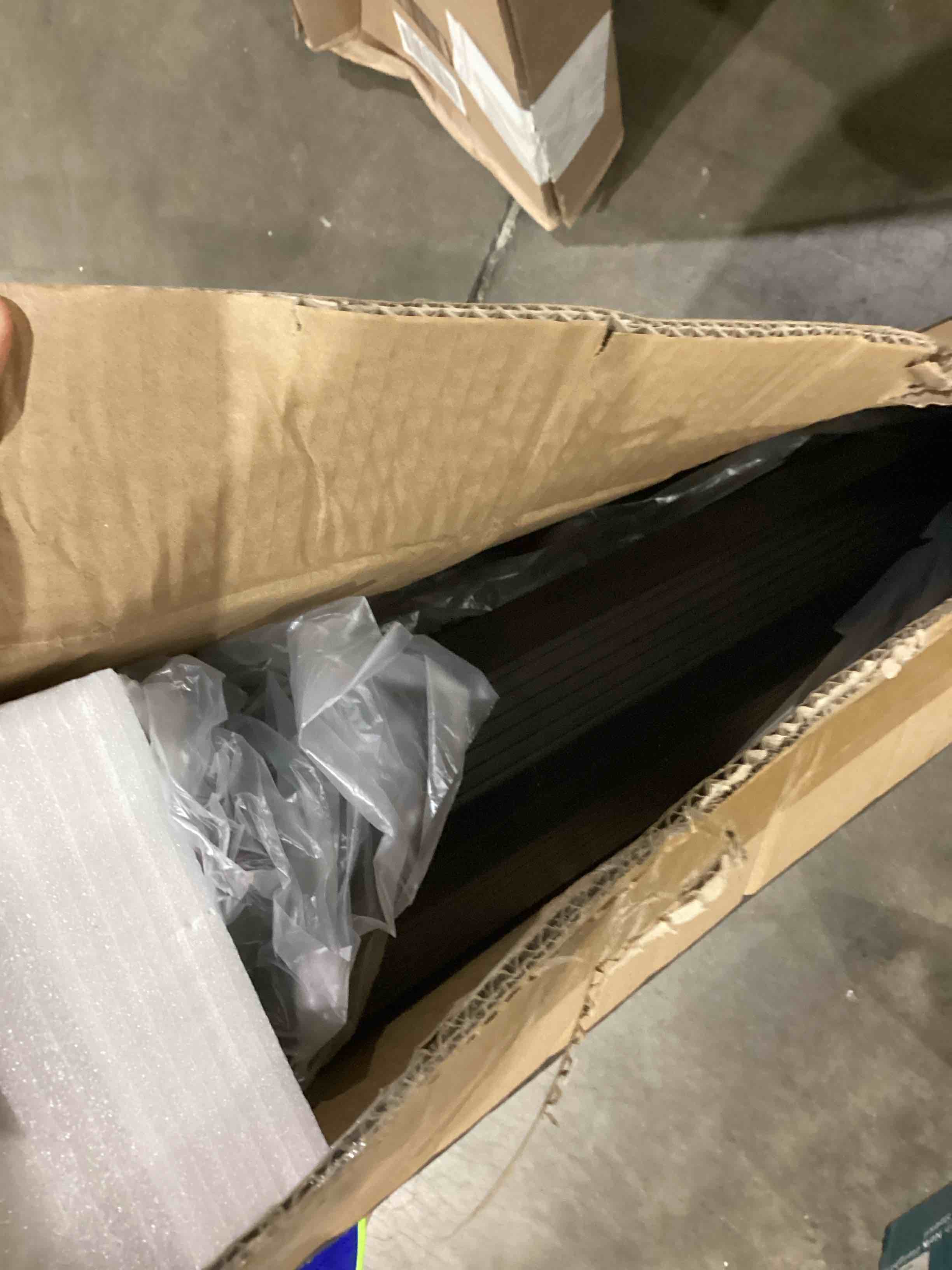 https://s3.amazonaws.com/lotting-images-prod/bidfta/TEA1638341_1751288133912.jpeg
